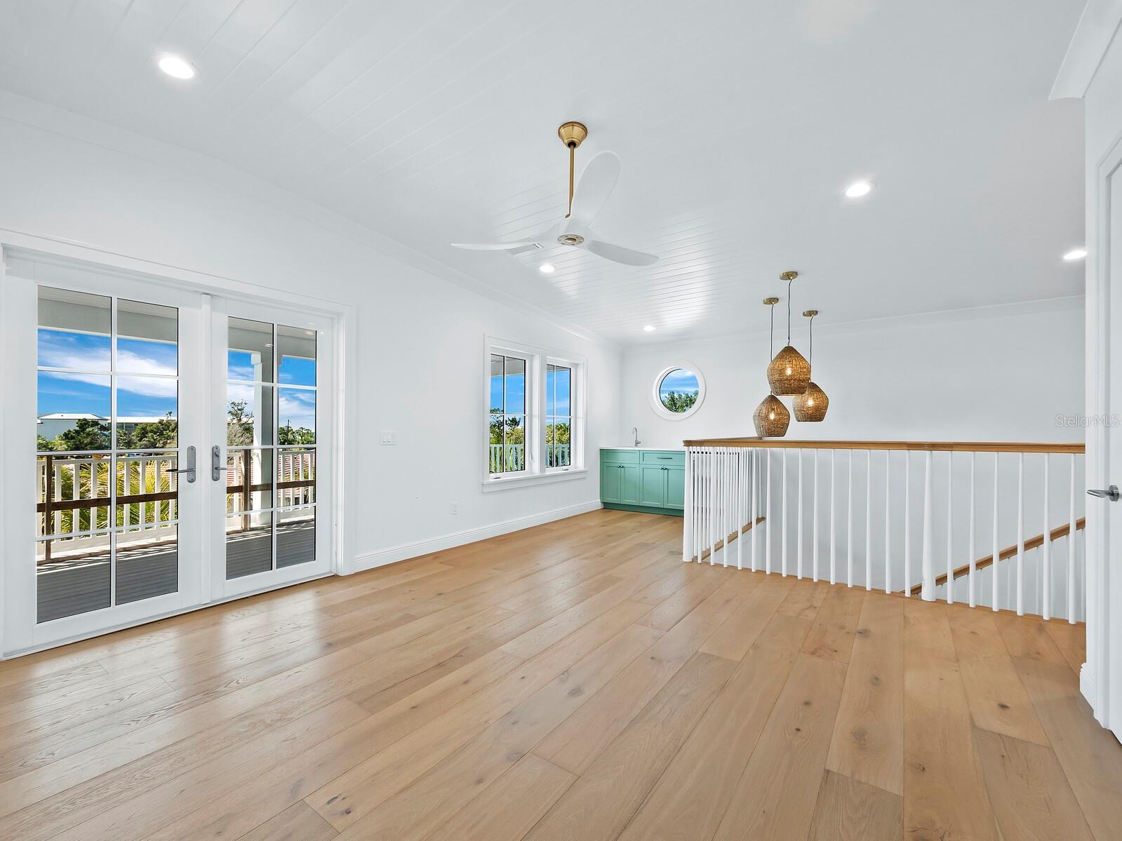 LONGBOAT SHORES - Residential