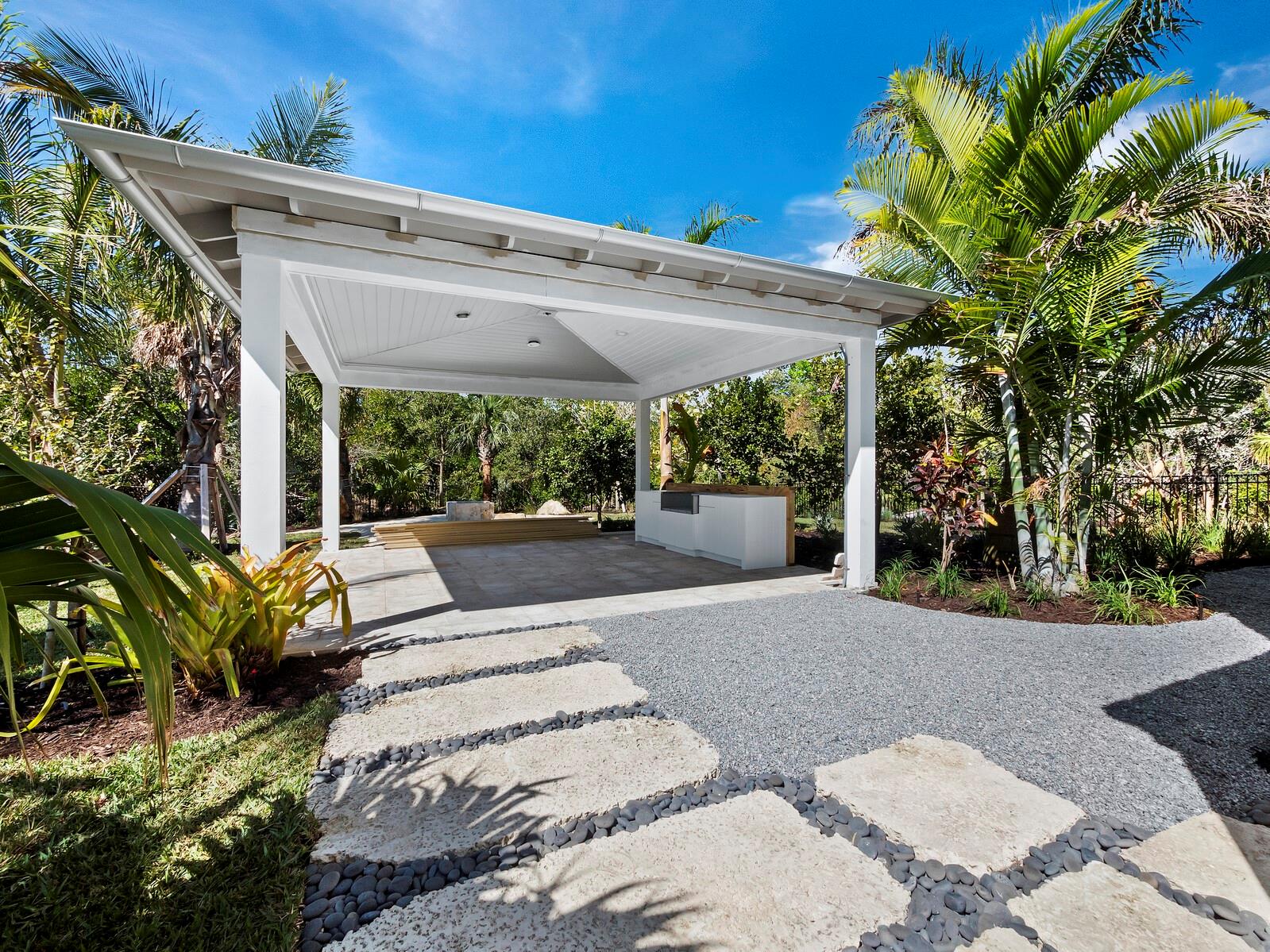 LONGBOAT SHORES - Residential