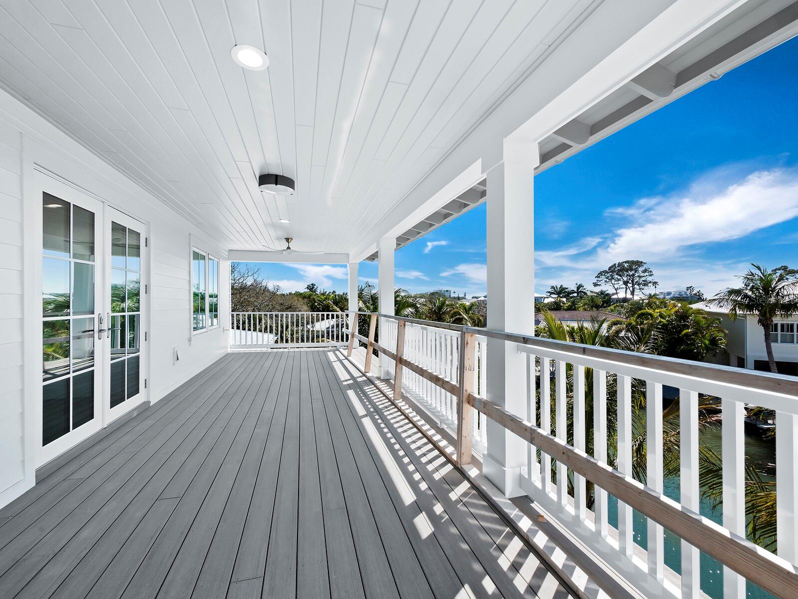 LONGBOAT SHORES - Residential