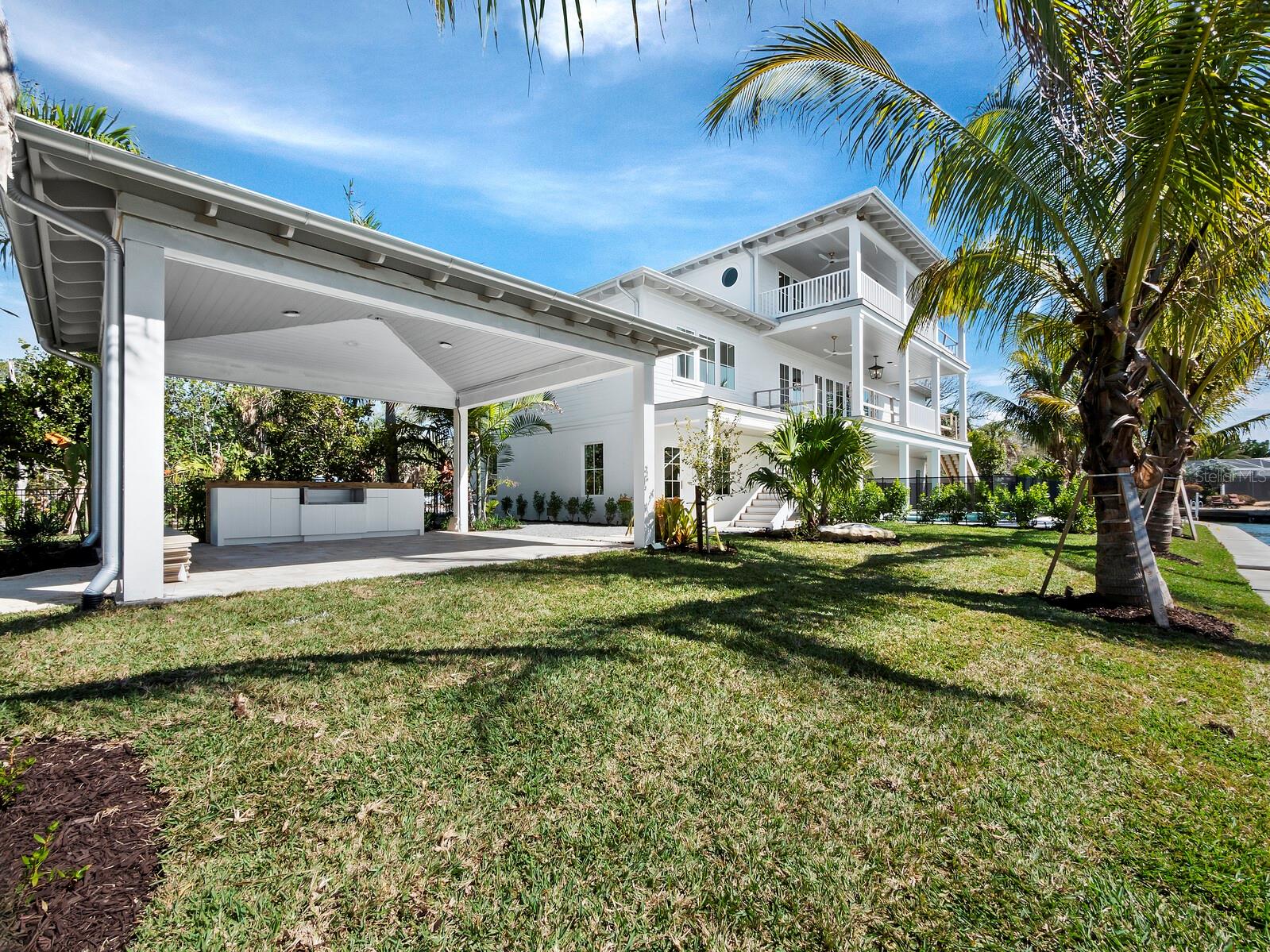 LONGBOAT SHORES - Residential