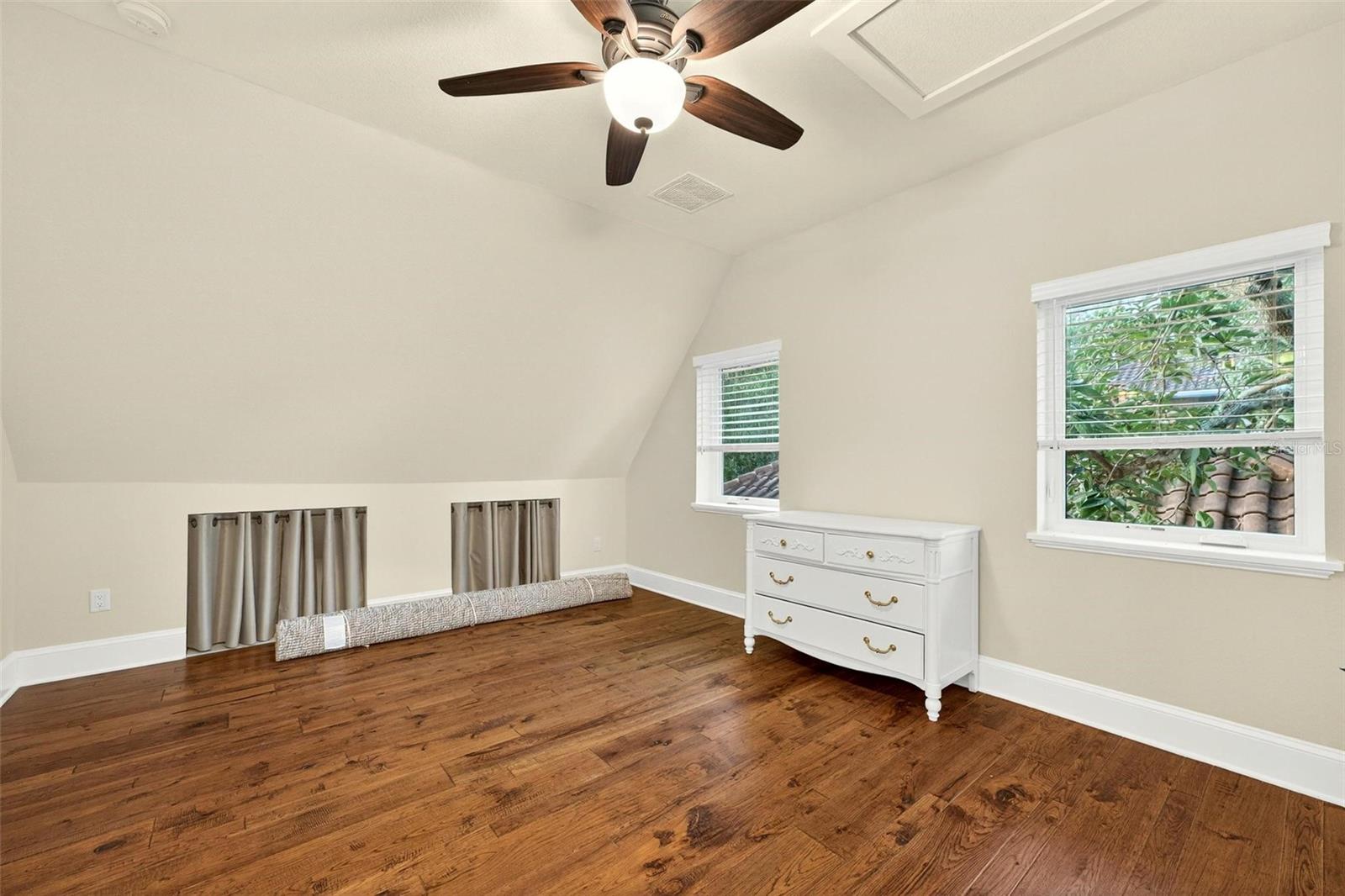 IVANHOE PARK REP - Residential