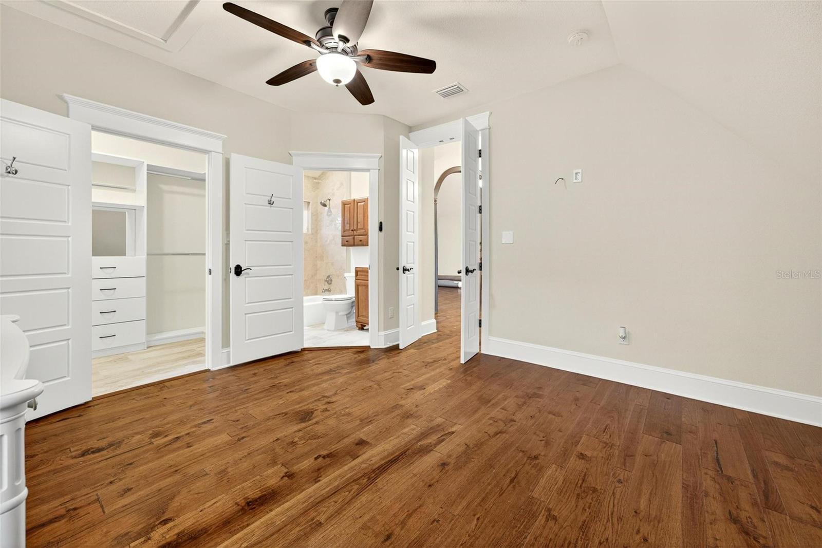 IVANHOE PARK REP - Residential