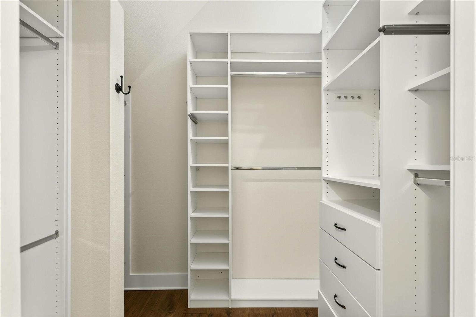 IVANHOE PARK REP - Residential