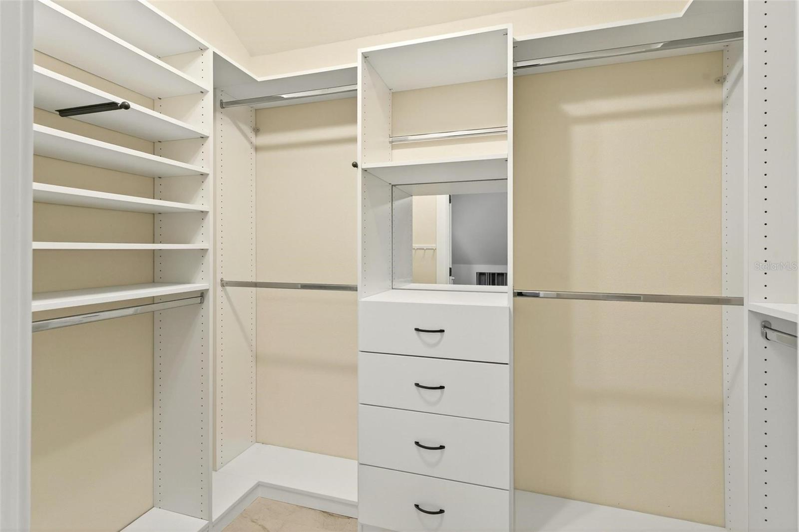 IVANHOE PARK REP - Residential