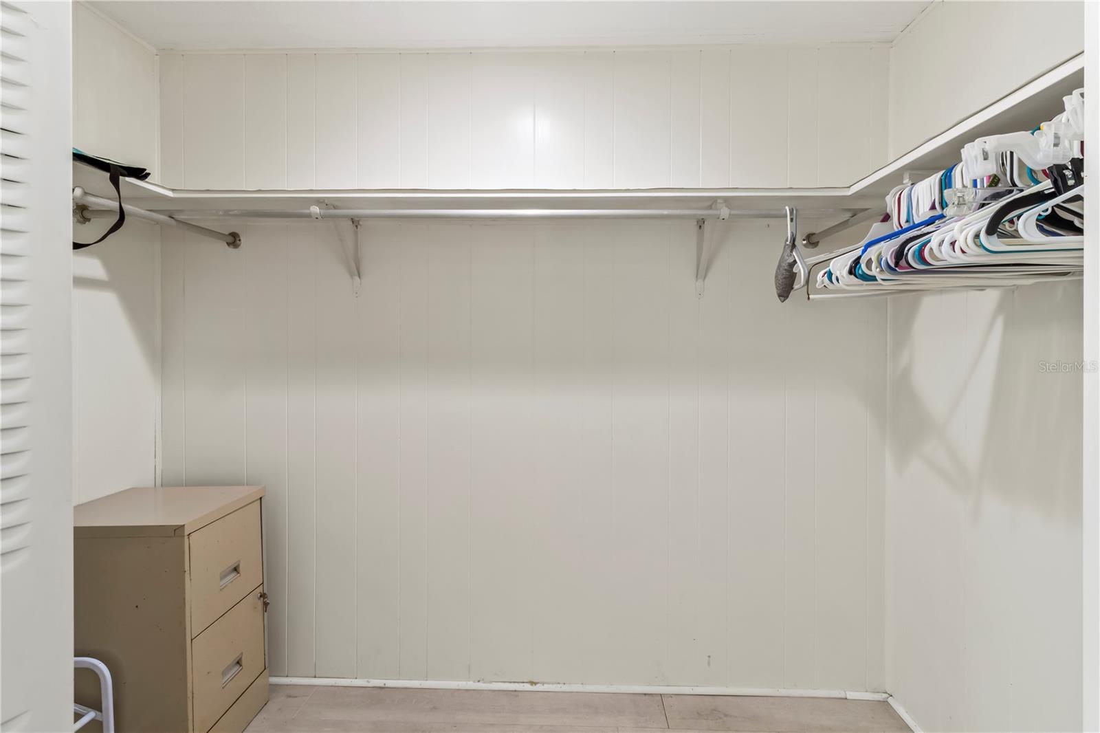 PALM LAKE ESTATES - Residential