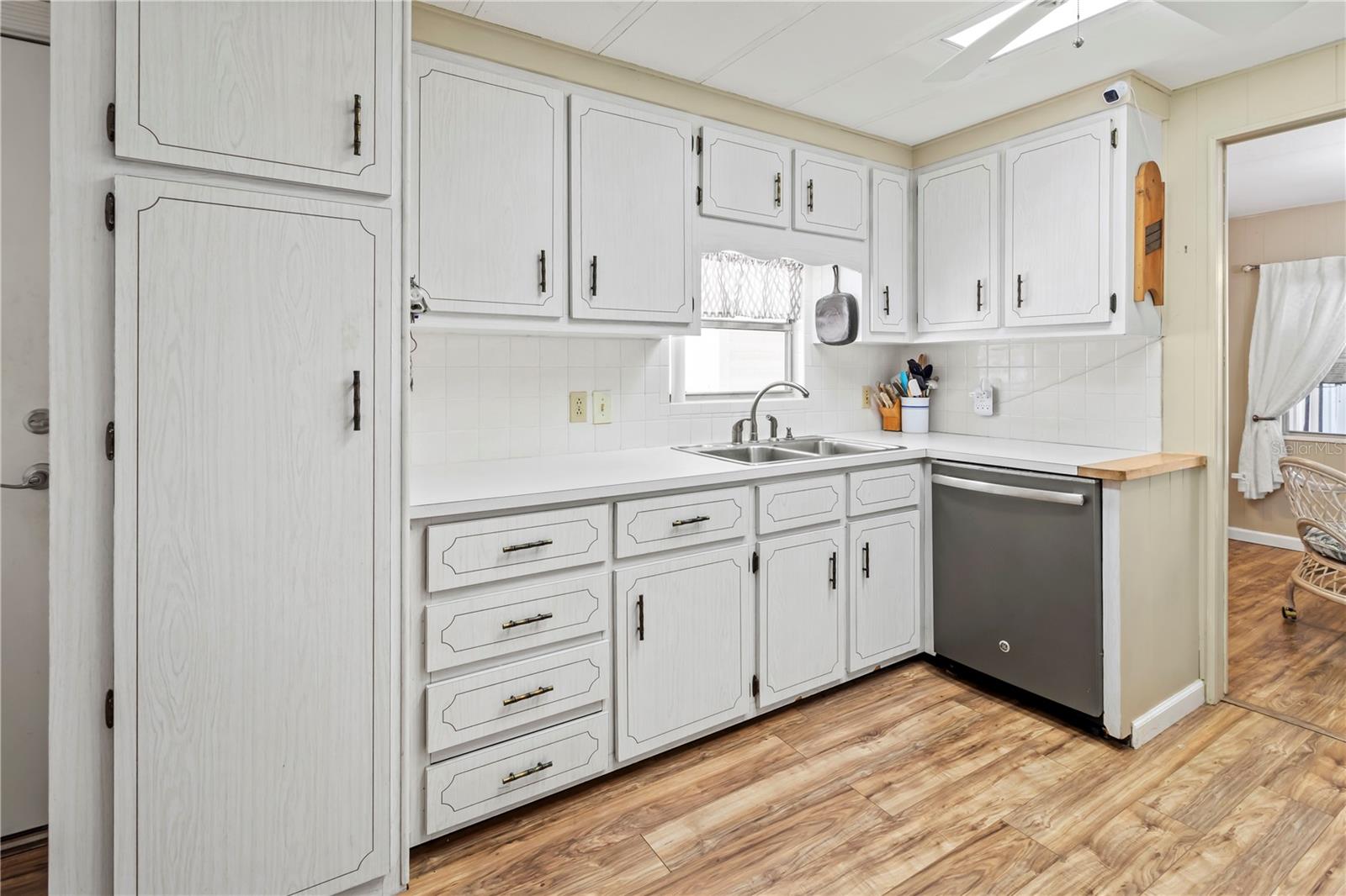 PALM LAKE ESTATES - Residential