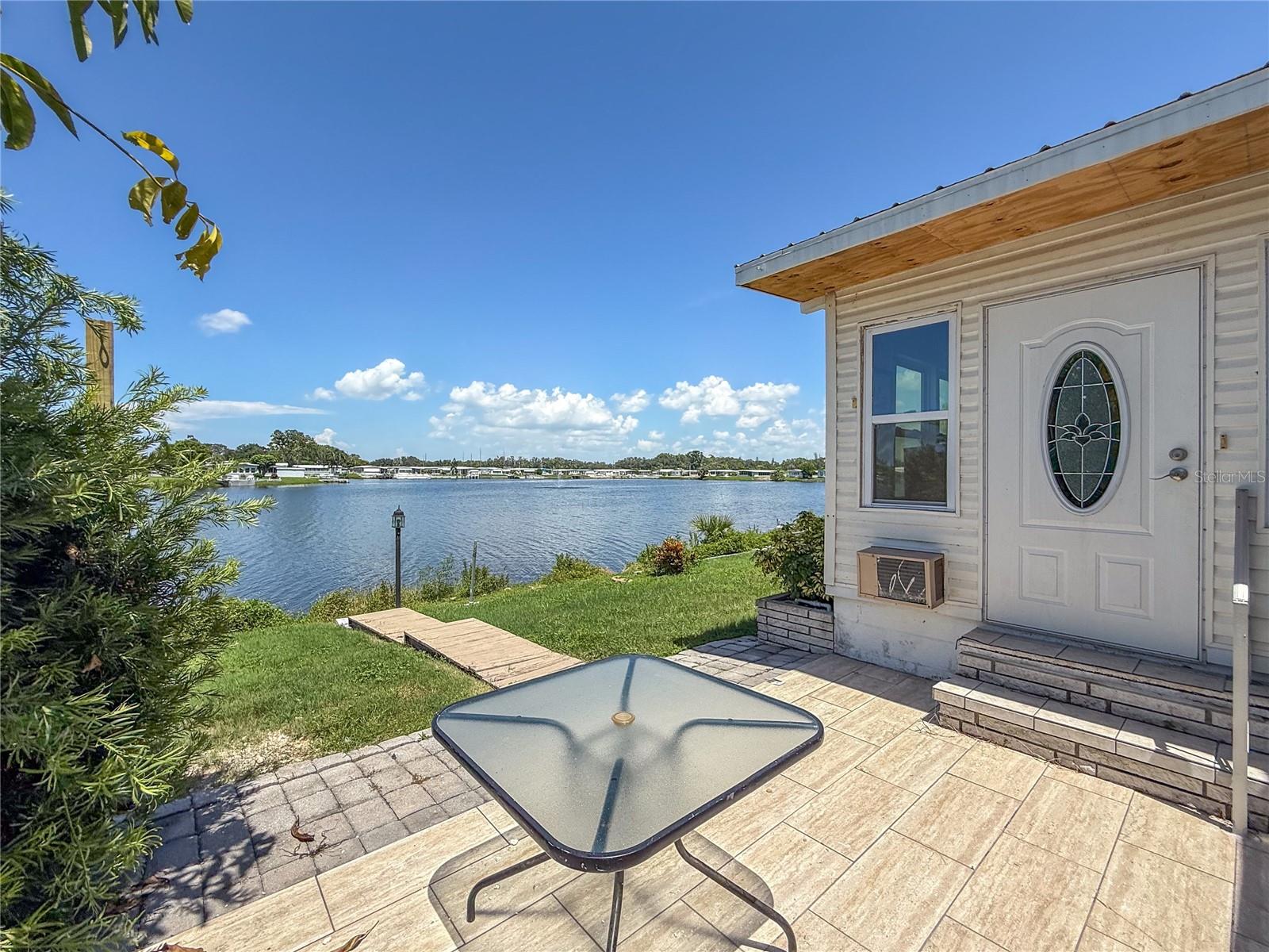 PALM LAKE ESTATES - Residential