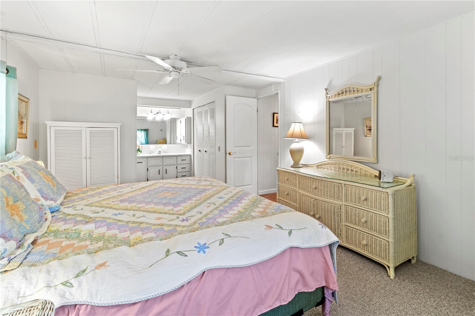 PALM LAKE ESTATES - Residential