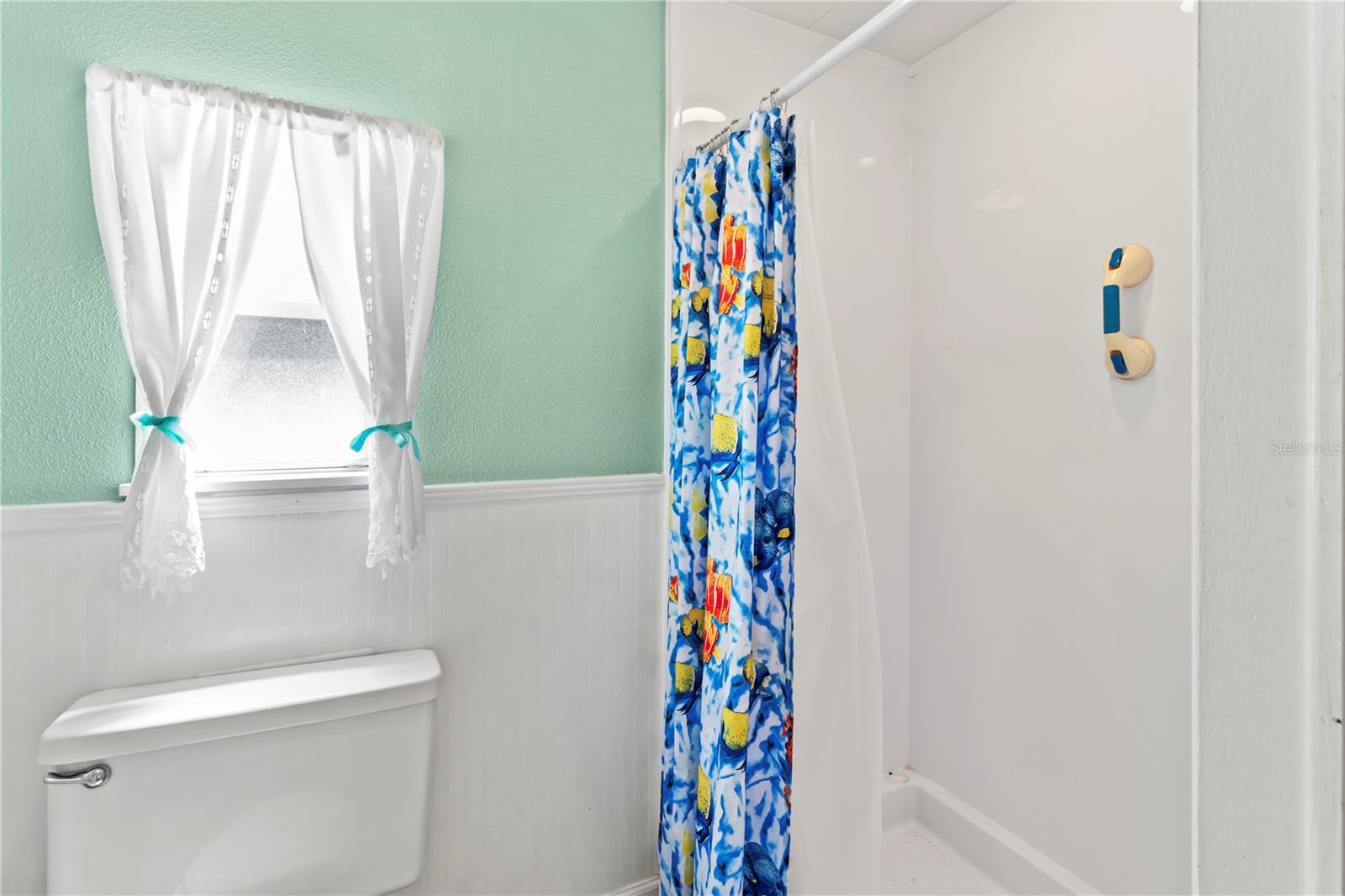 PALM LAKE ESTATES - Residential