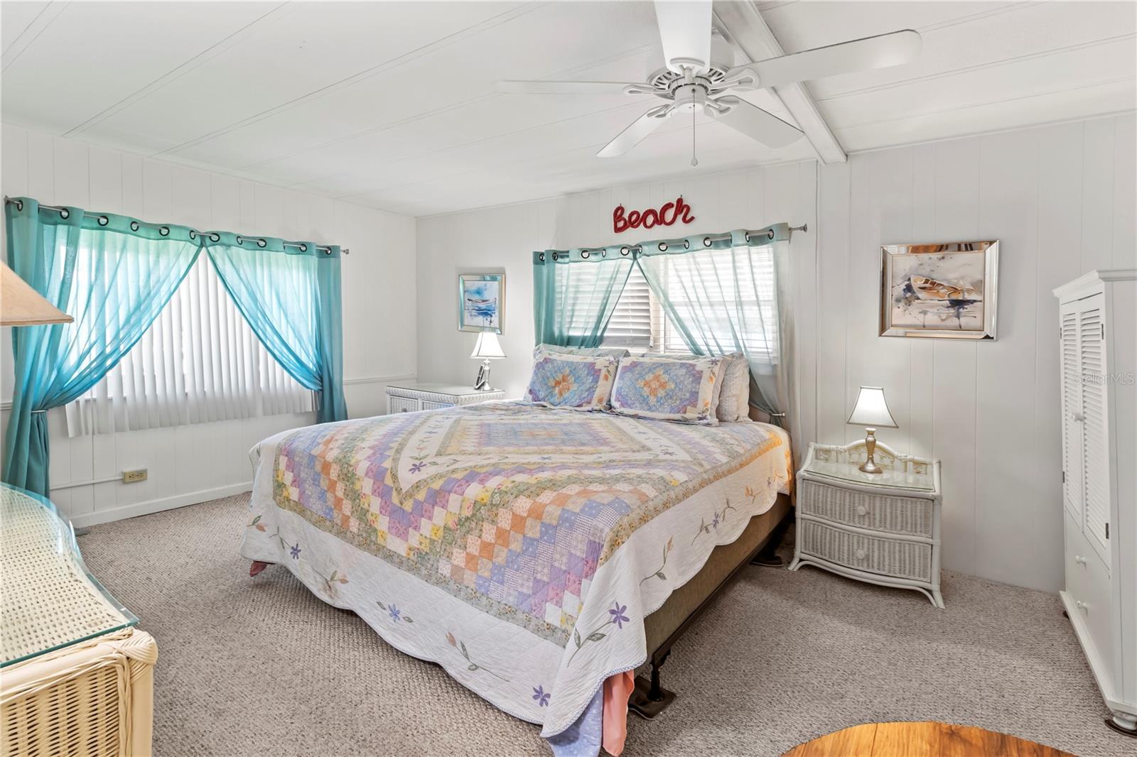 PALM LAKE ESTATES - Residential