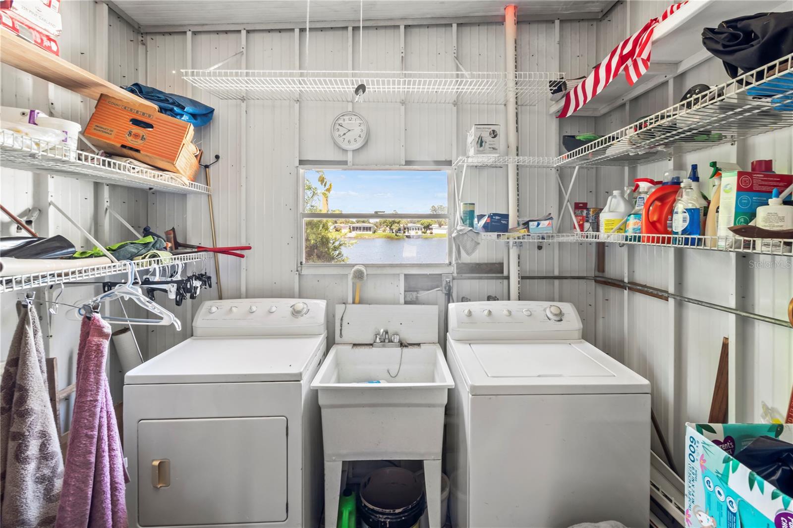 PALM LAKE ESTATES - Residential