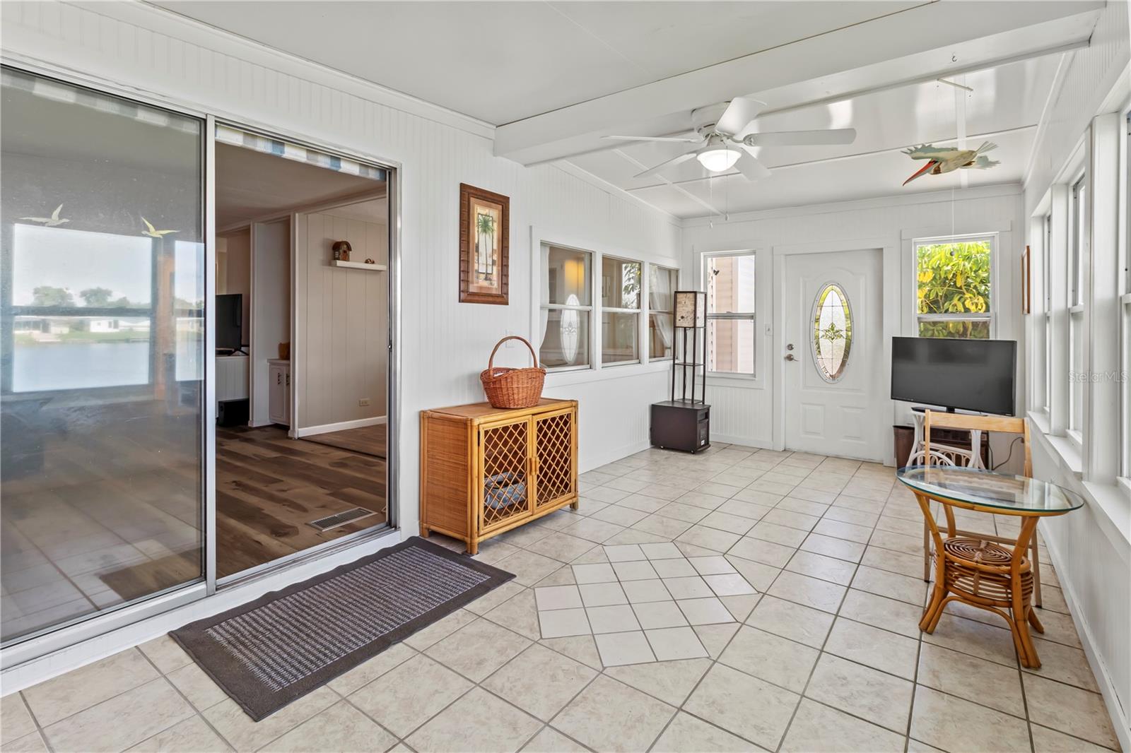 PALM LAKE ESTATES - Residential