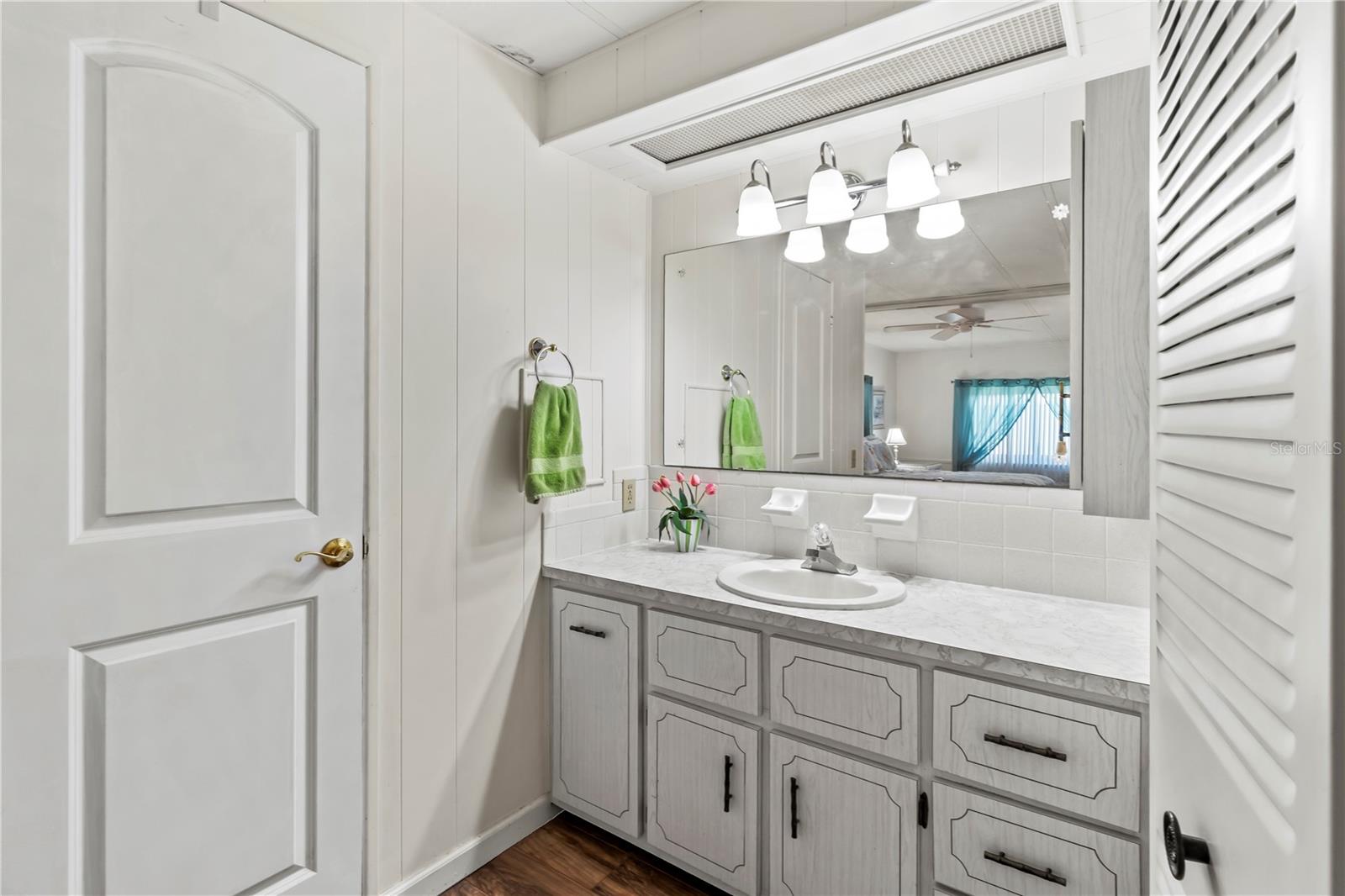 PALM LAKE ESTATES - Residential