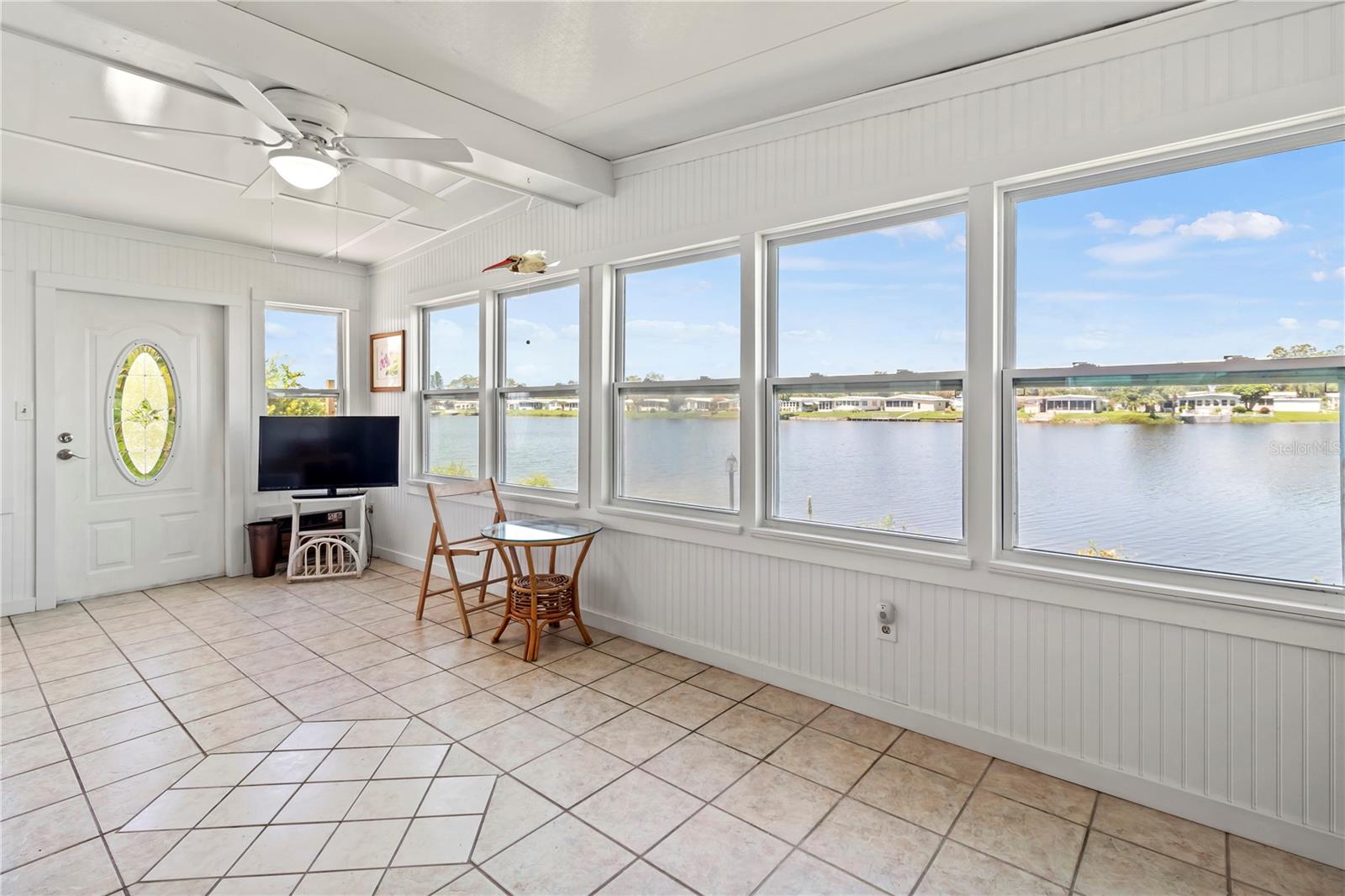 PALM LAKE ESTATES - Residential