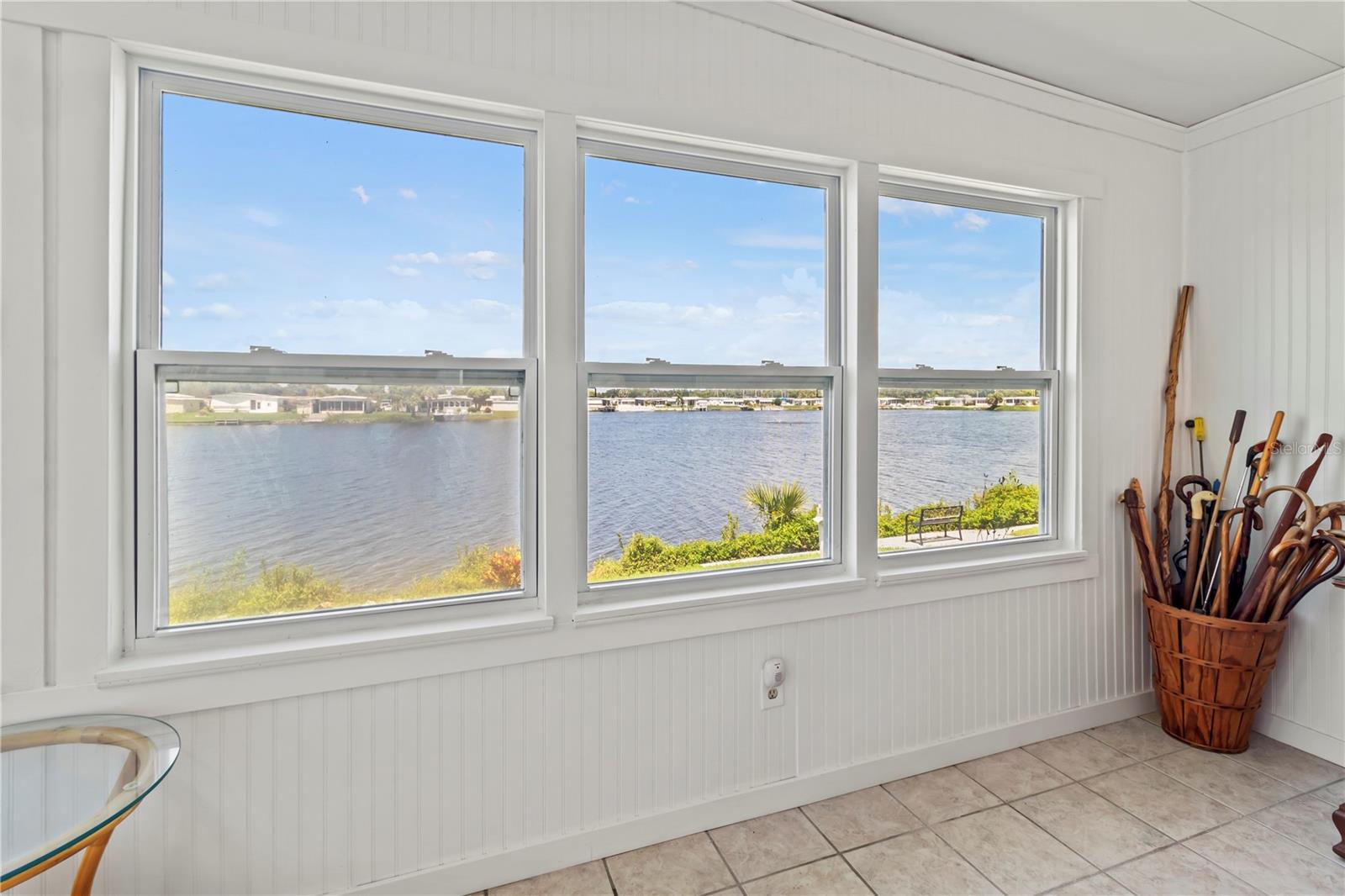 PALM LAKE ESTATES - Residential