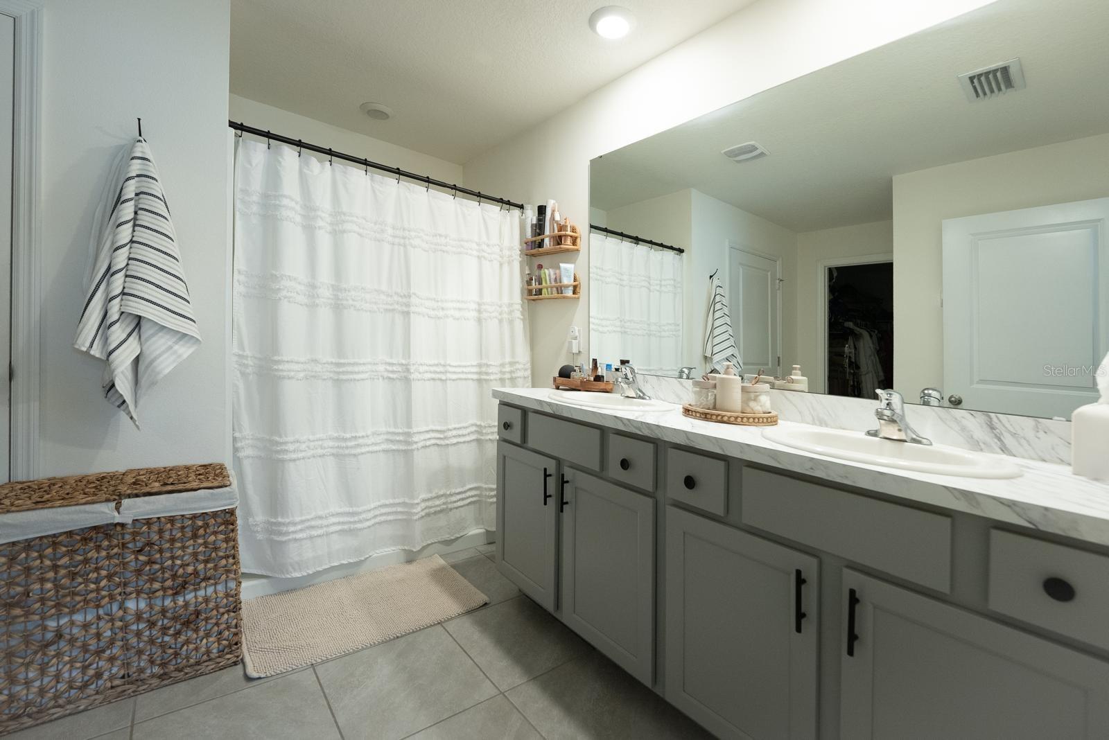 GREYSTONE HILLS - Residential