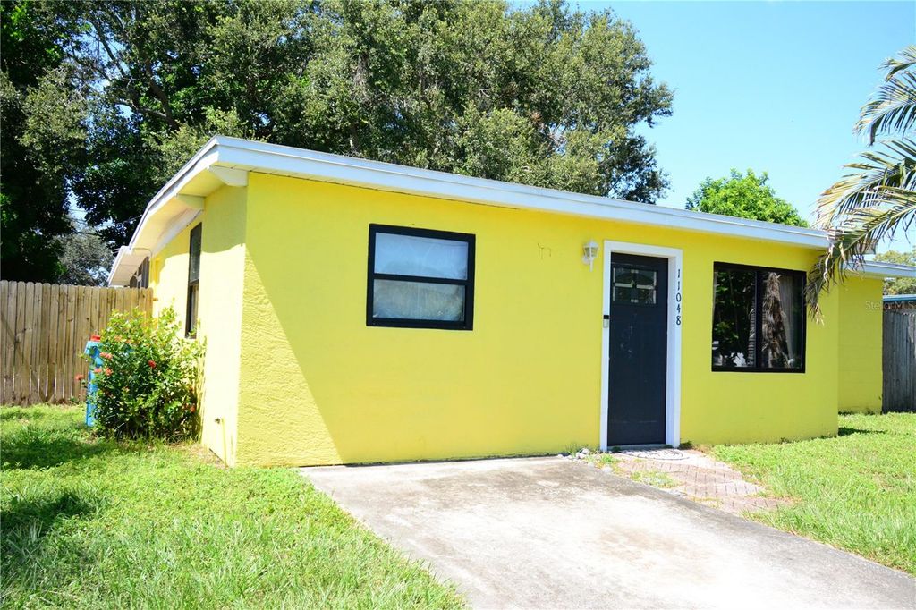 Photo of 11048 105th Lane, Largo, FL 33773 (MLS # TB8429885)