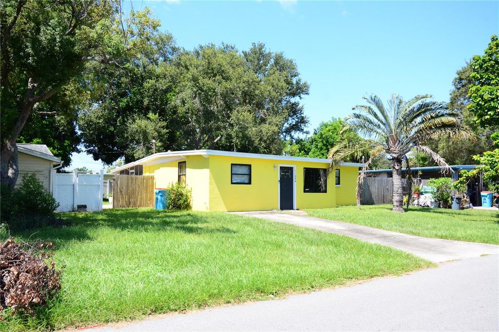 Photo of 11048 105th Lane, Largo, FL 33773 (MLS # TB8429885)