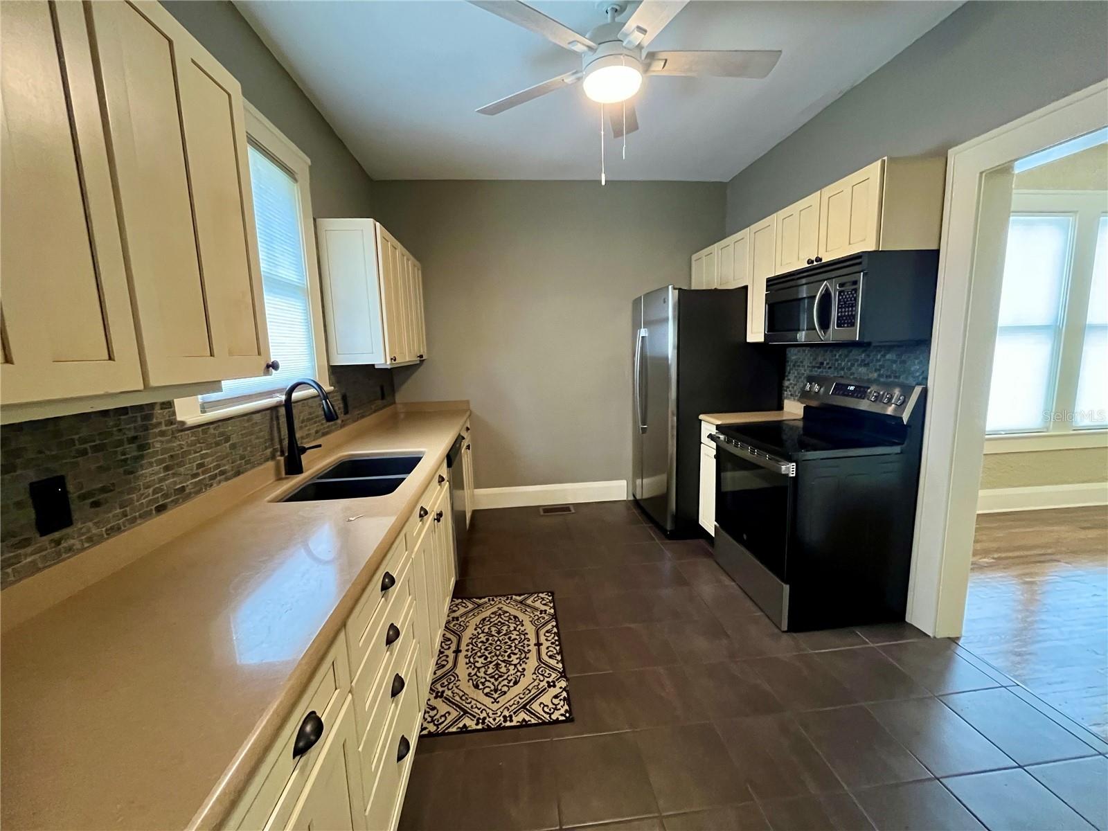 SEMINOLE HEIGHTS - Residential Lease