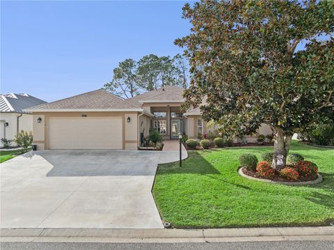 Photo of 24215 Belle Mede Drive, Leesburg, FL 34748 (MLS # G5106583)