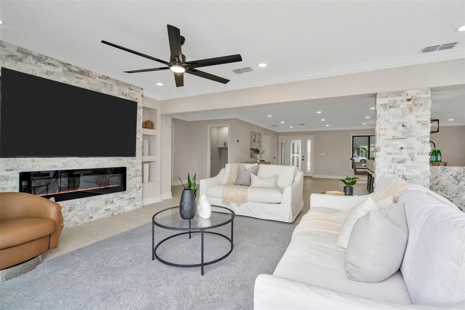 CAPRI ISLE - Residential