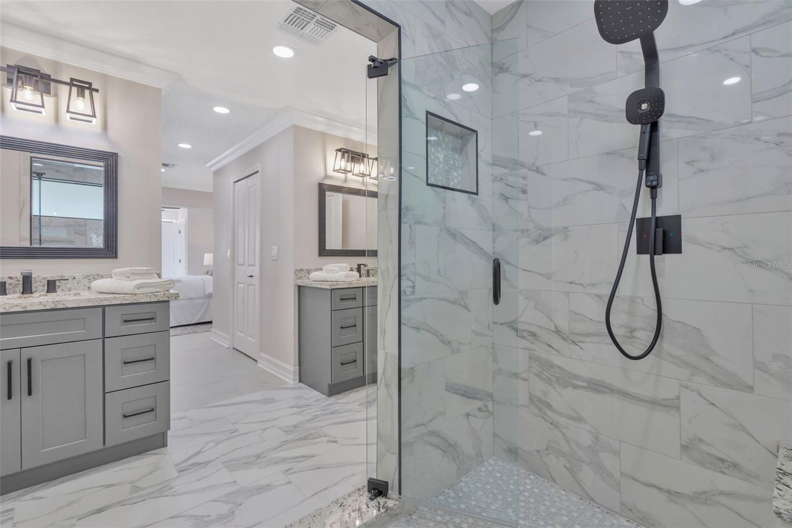 CAPRI ISLE - Residential