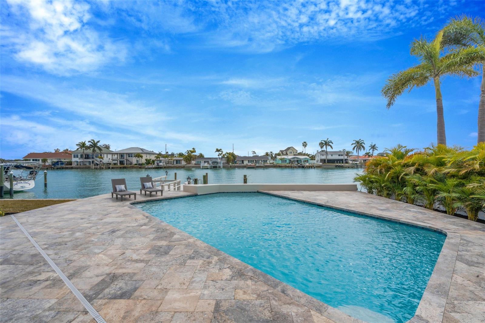 CAPRI ISLE - Residential