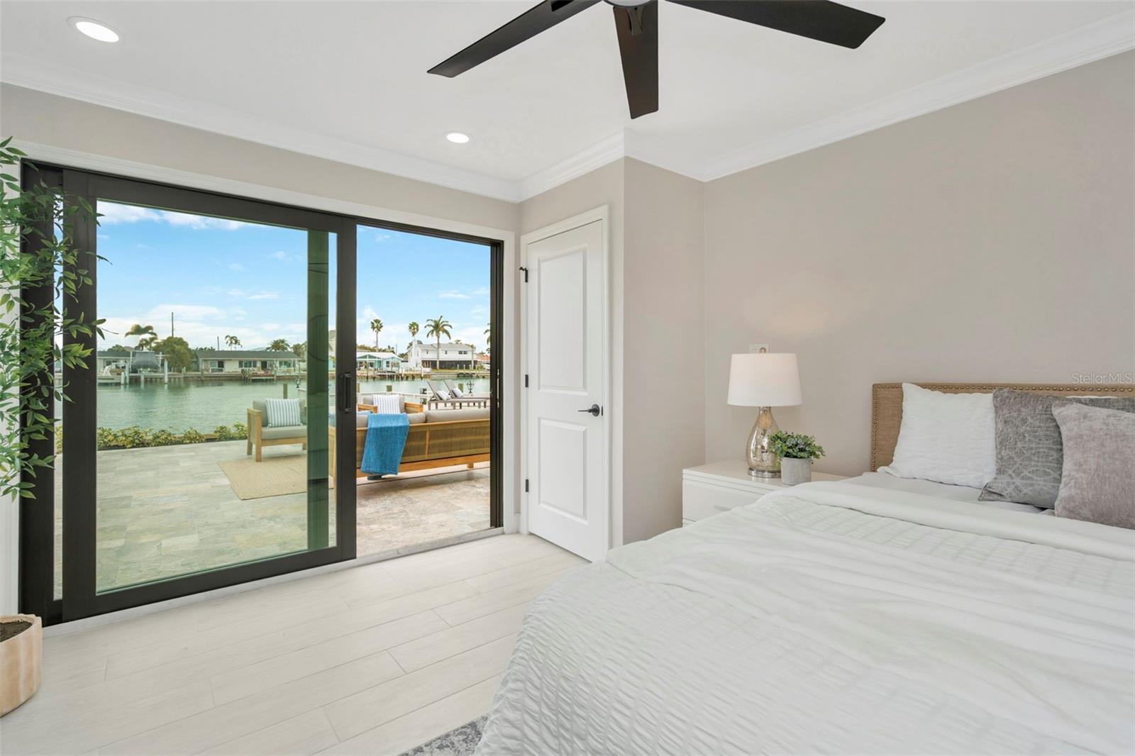 CAPRI ISLE - Residential