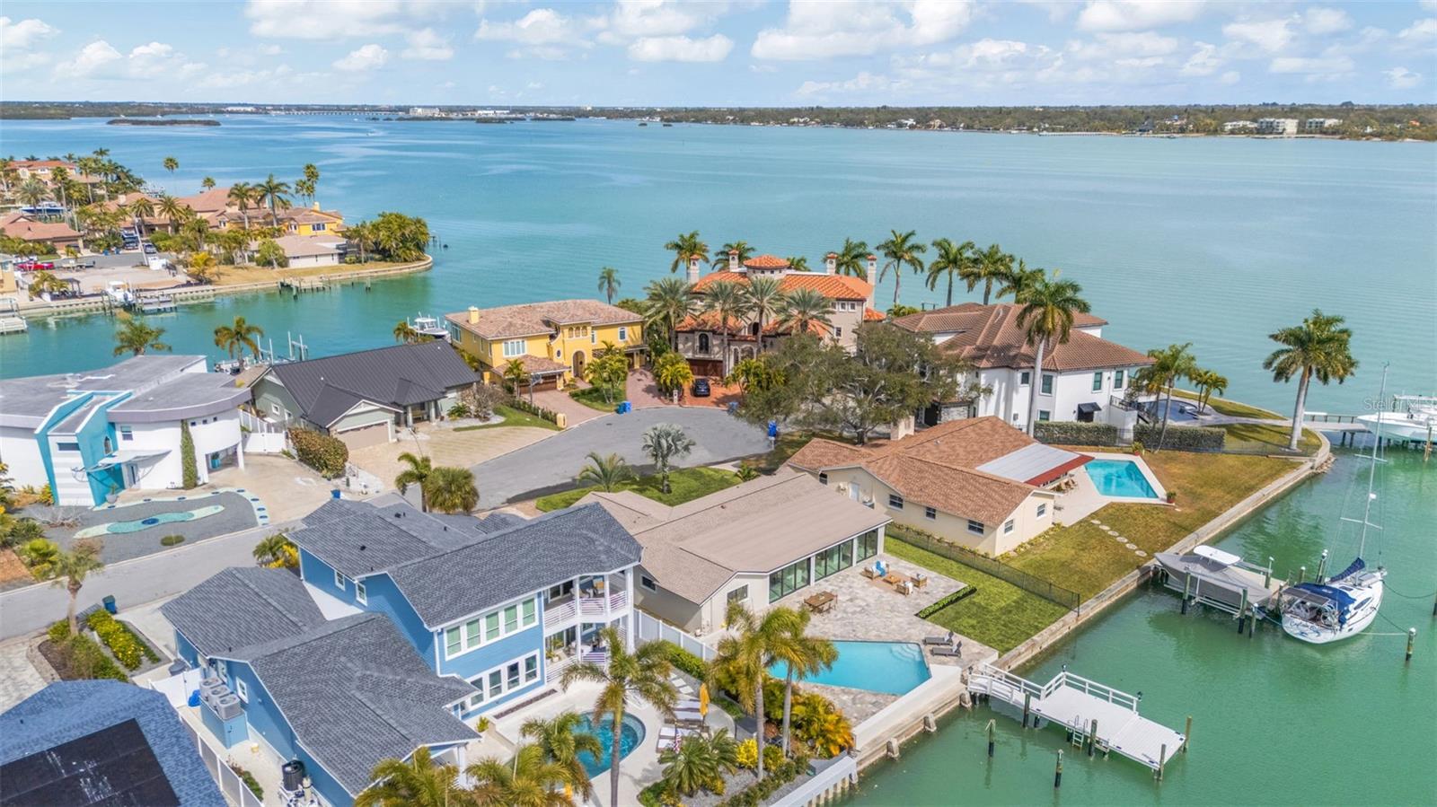 CAPRI ISLE - Residential