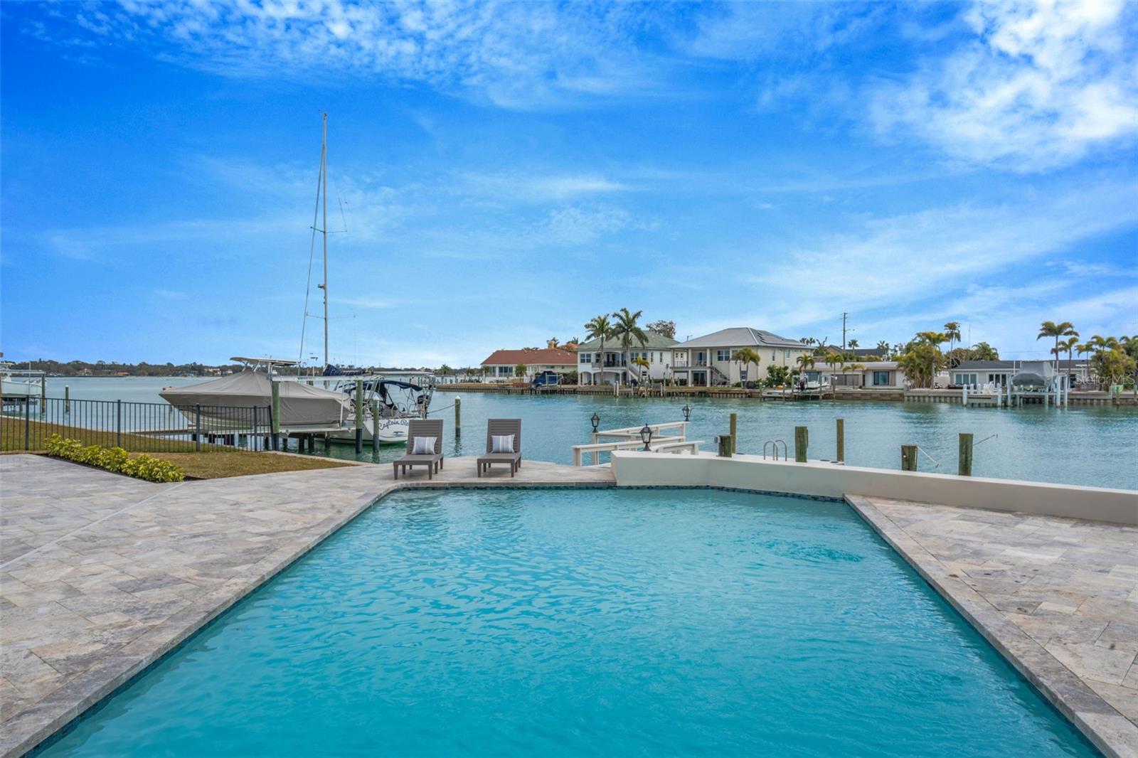 CAPRI ISLE - Residential