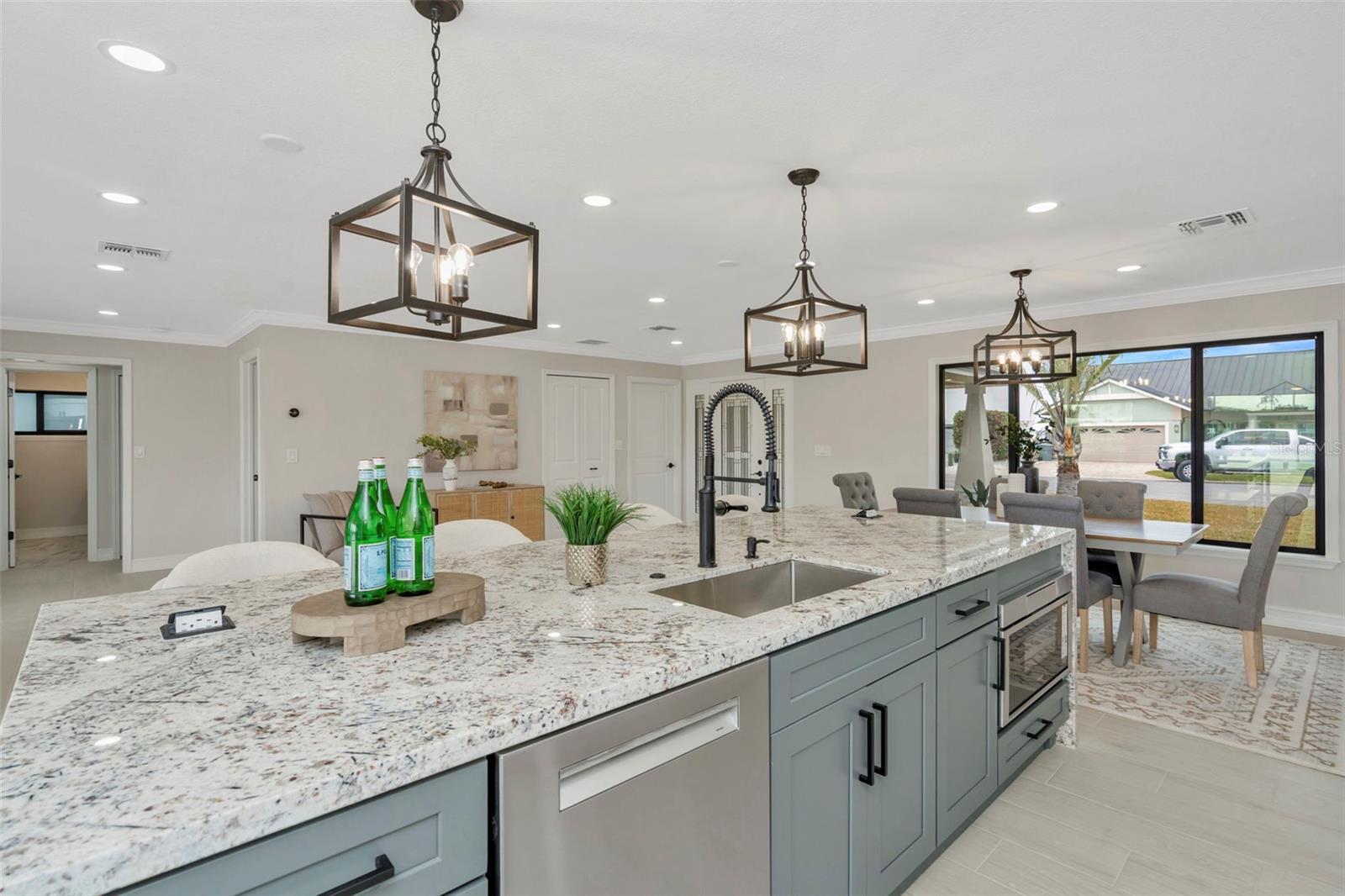 CAPRI ISLE - Residential