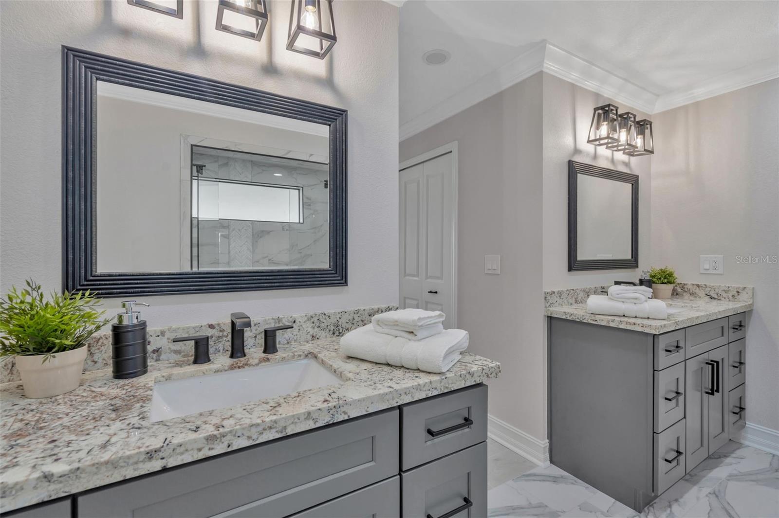 CAPRI ISLE - Residential