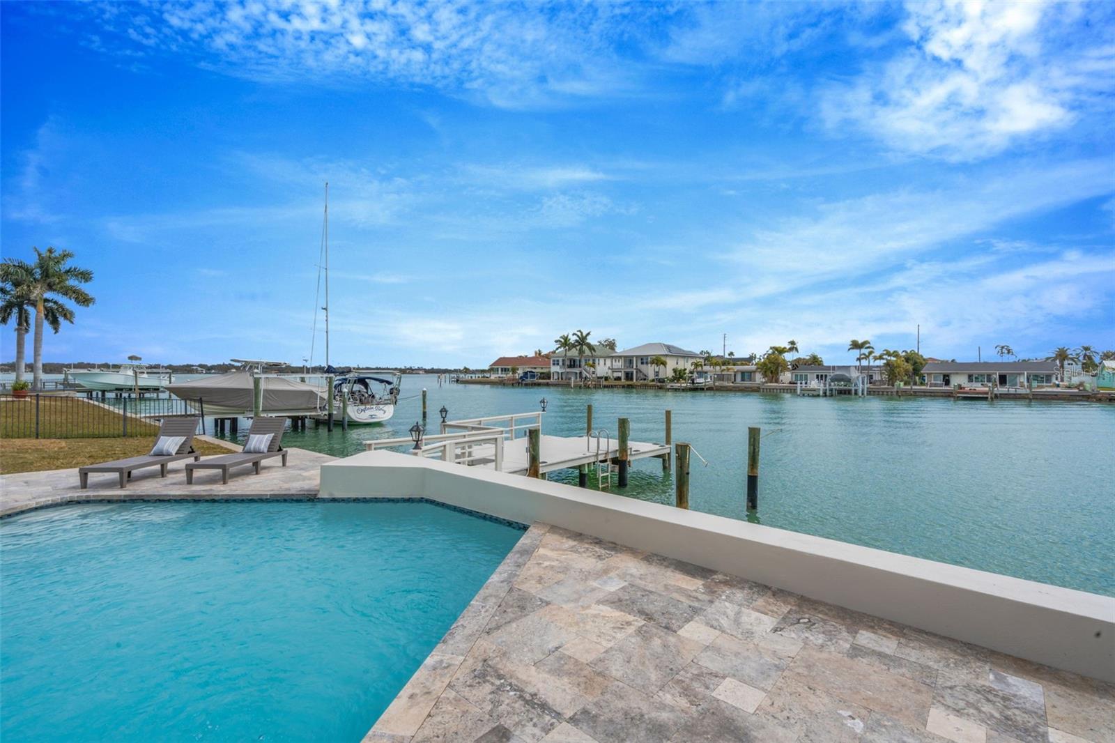 CAPRI ISLE - Residential