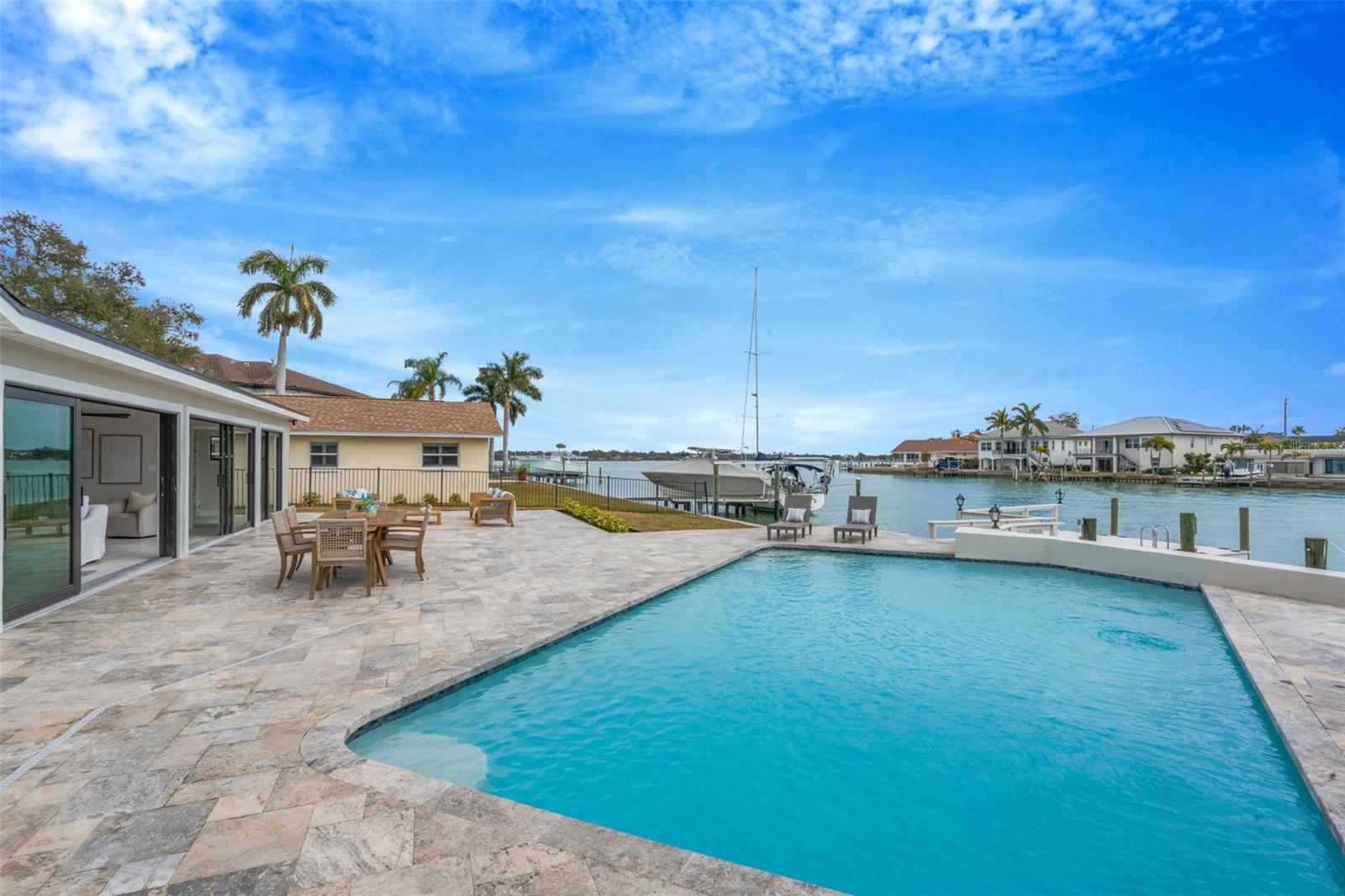 CAPRI ISLE - Residential