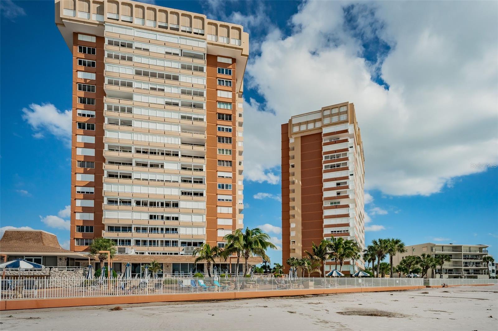 REDINGTON TOWERS BLDG 2 CONDO - Residential