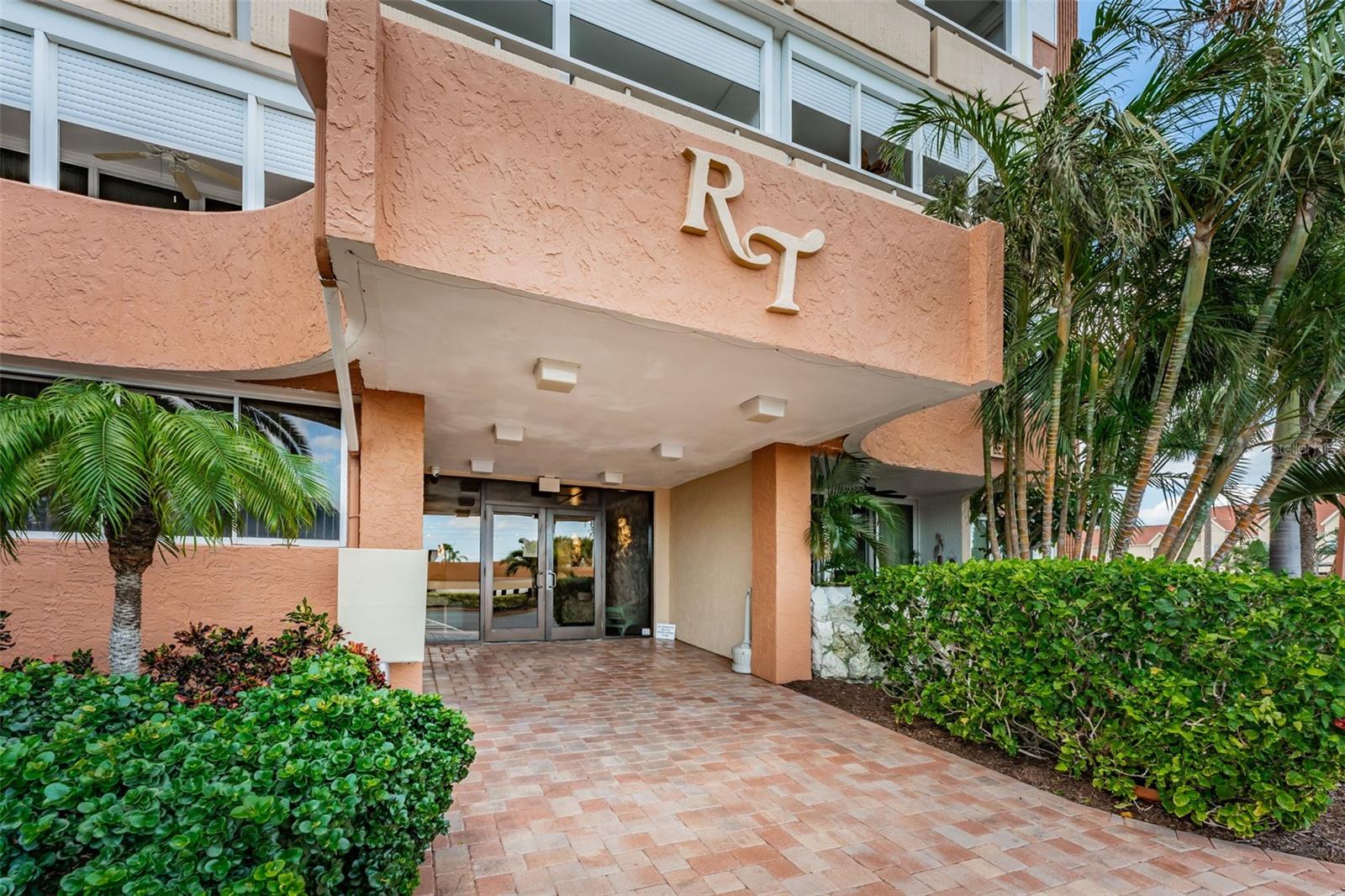 REDINGTON TOWERS BLDG 2 CONDO - Residential