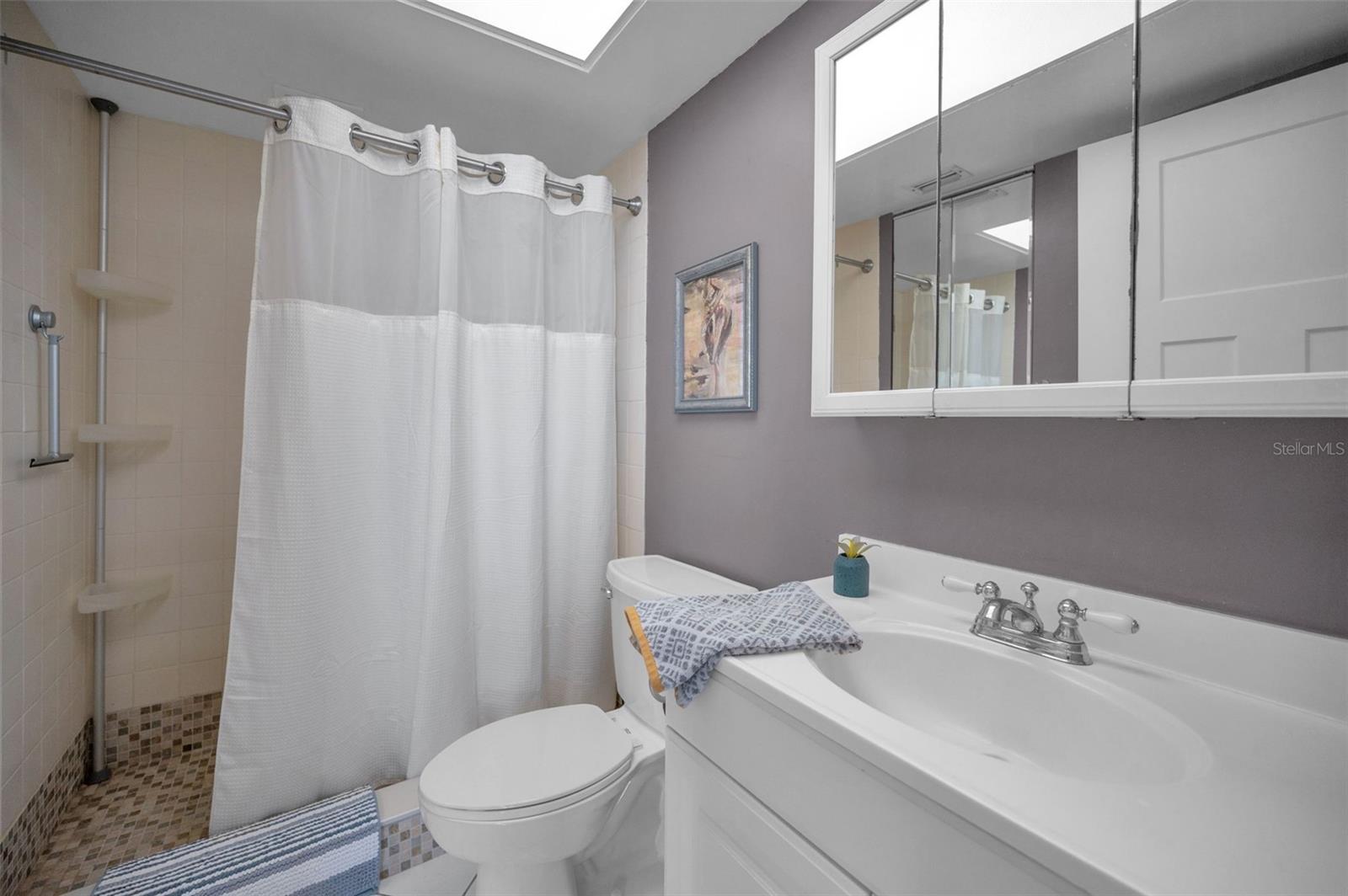 REDINGTON TOWERS BLDG 2 CONDO - Residential