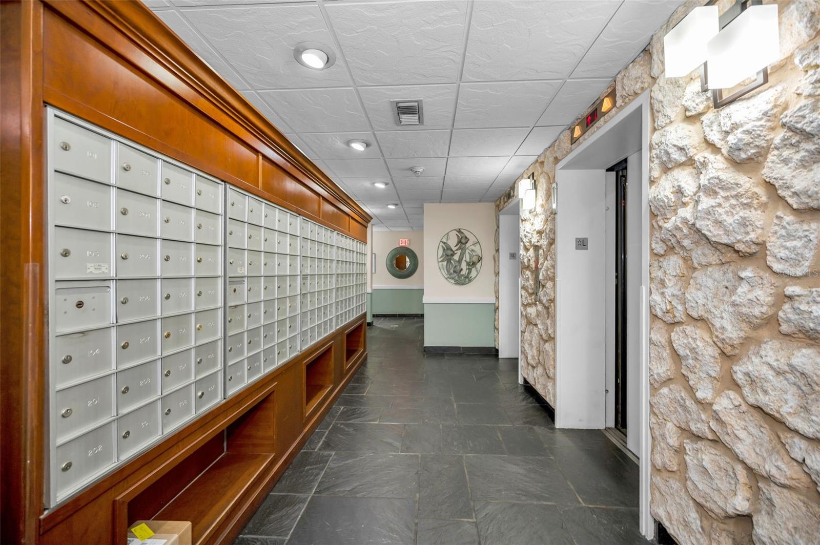 REDINGTON TOWERS BLDG 2 CONDO - Residential