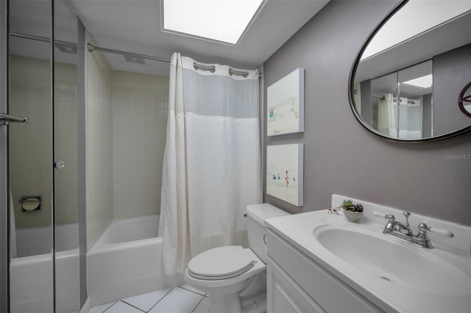 REDINGTON TOWERS BLDG 2 CONDO - Residential