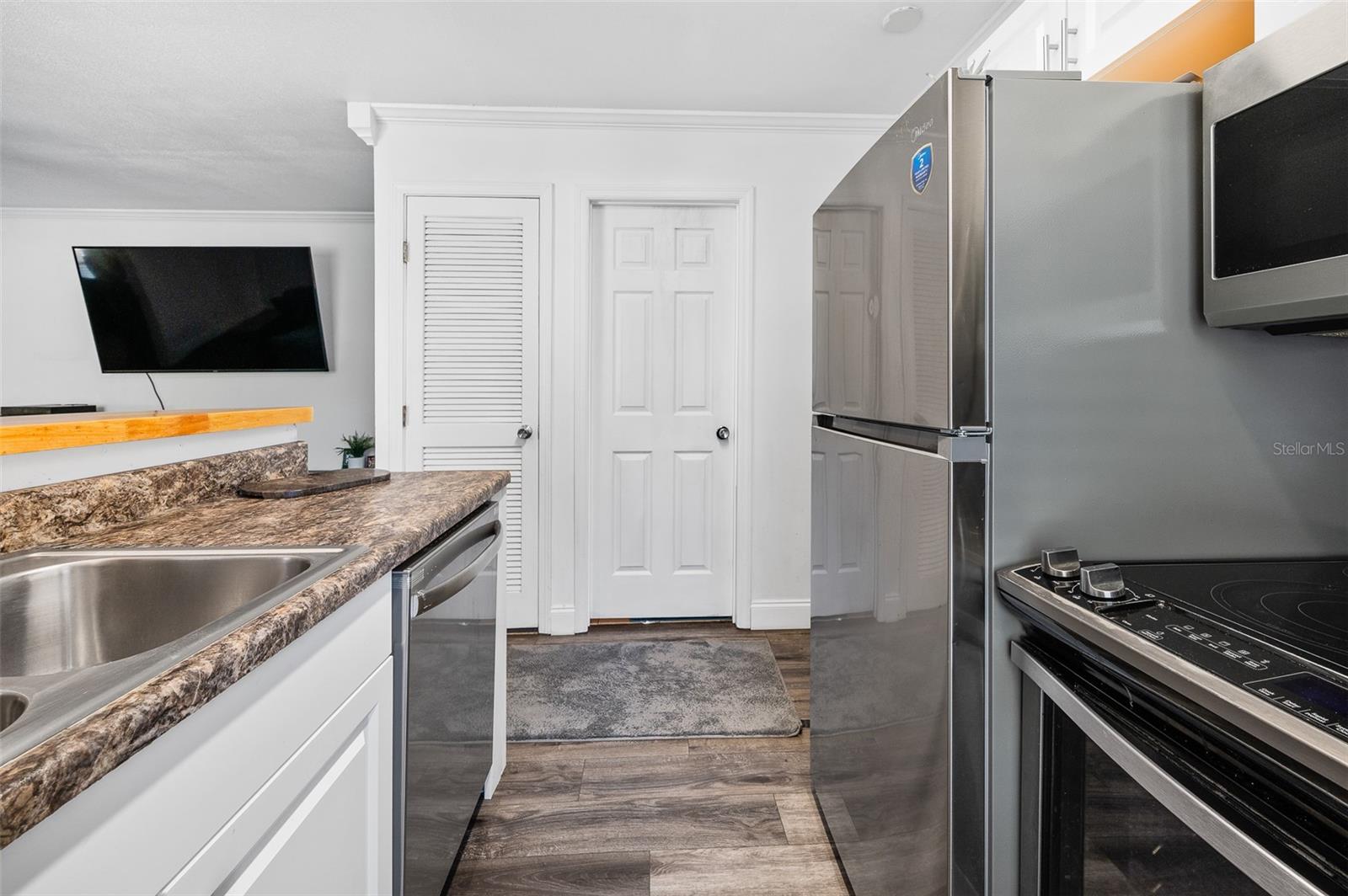 CAPSTONE QUARTERS CONDO - Residential