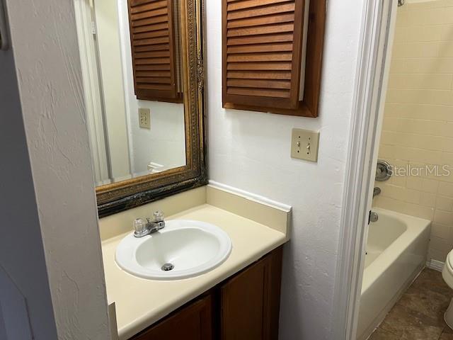 TOWER OAKS RIDGE - Residential Lease