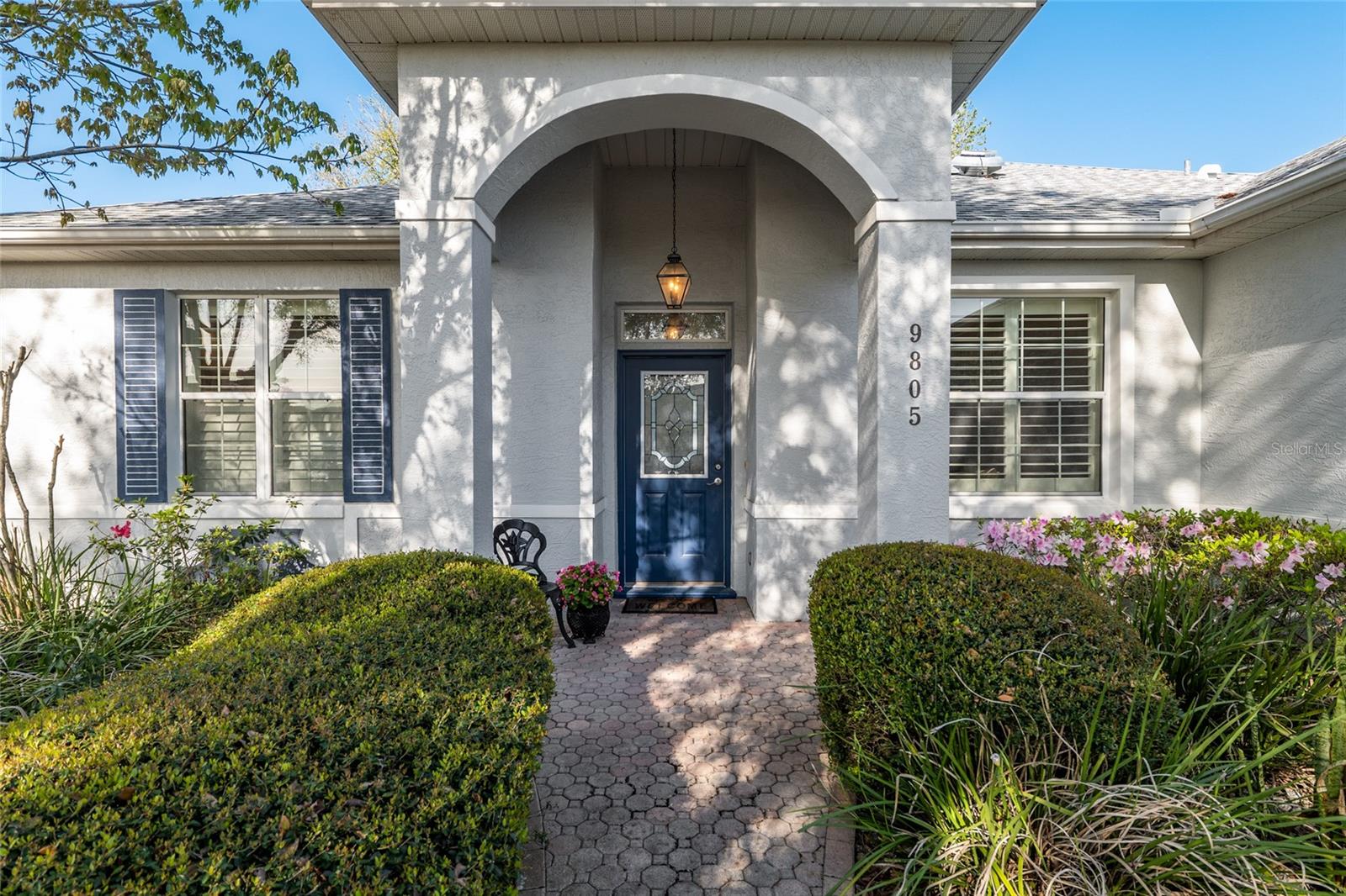 ON TOP OF THE WORLD - Residential