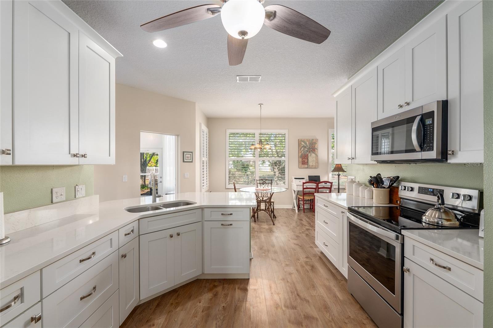 ON TOP OF THE WORLD - Residential