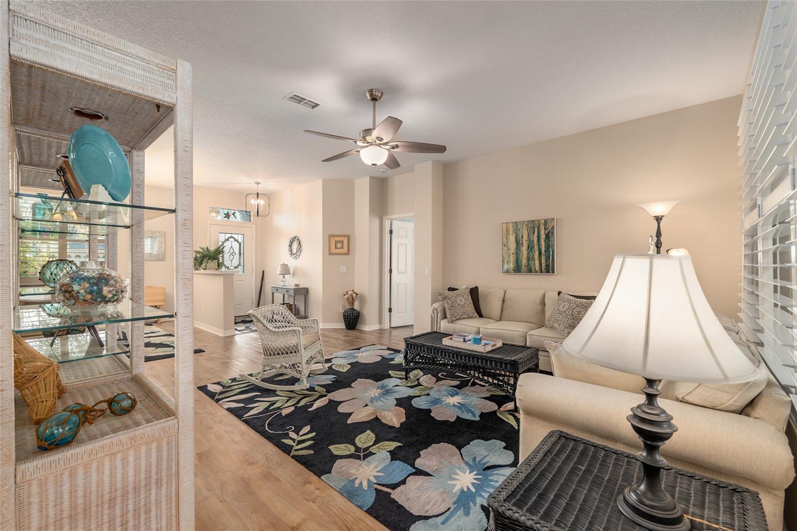 ON TOP OF THE WORLD - Residential