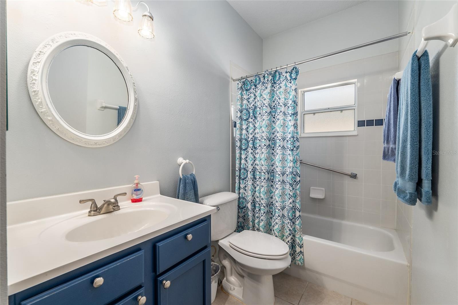 ON TOP OF THE WORLD - Residential