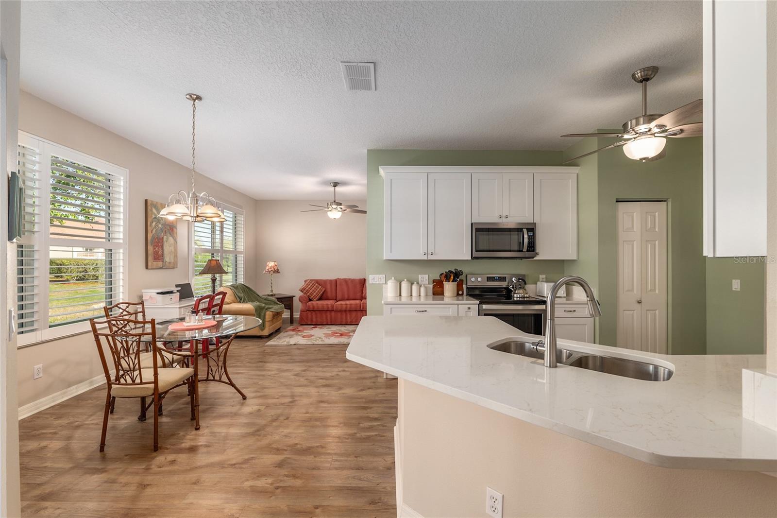 ON TOP OF THE WORLD - Residential