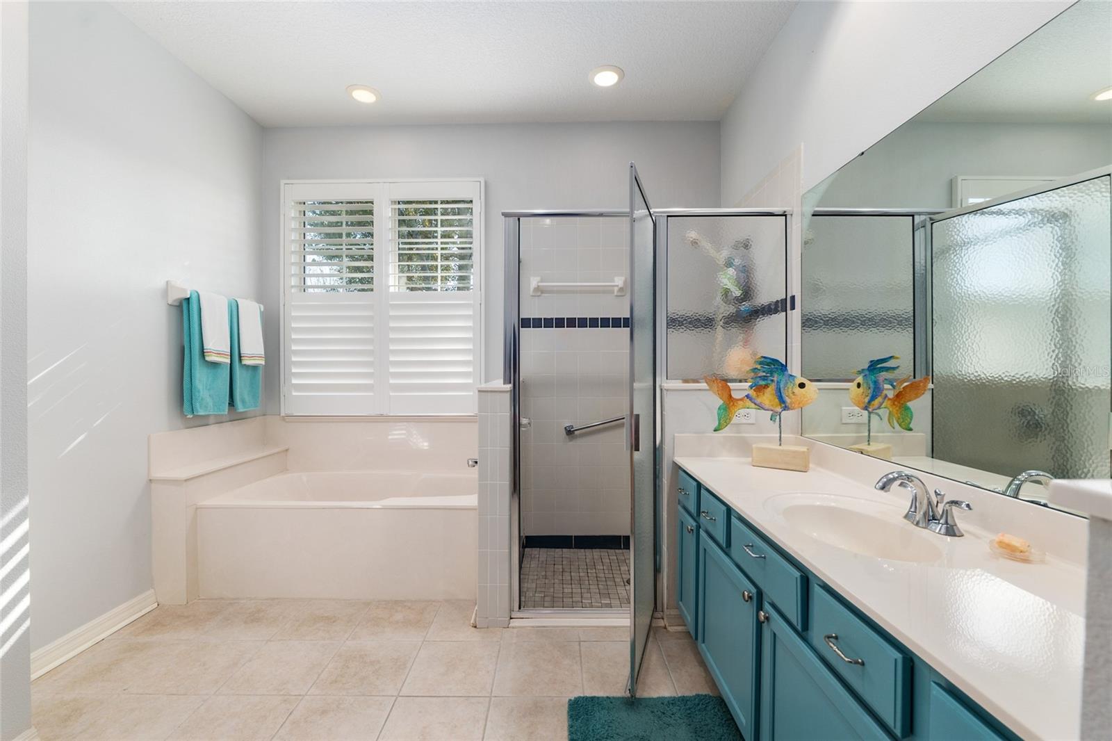 ON TOP OF THE WORLD - Residential