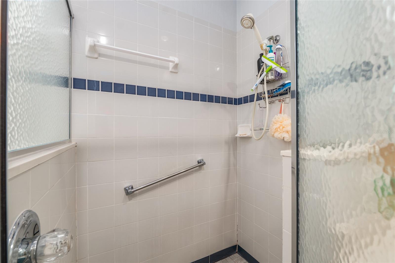 ON TOP OF THE WORLD - Residential