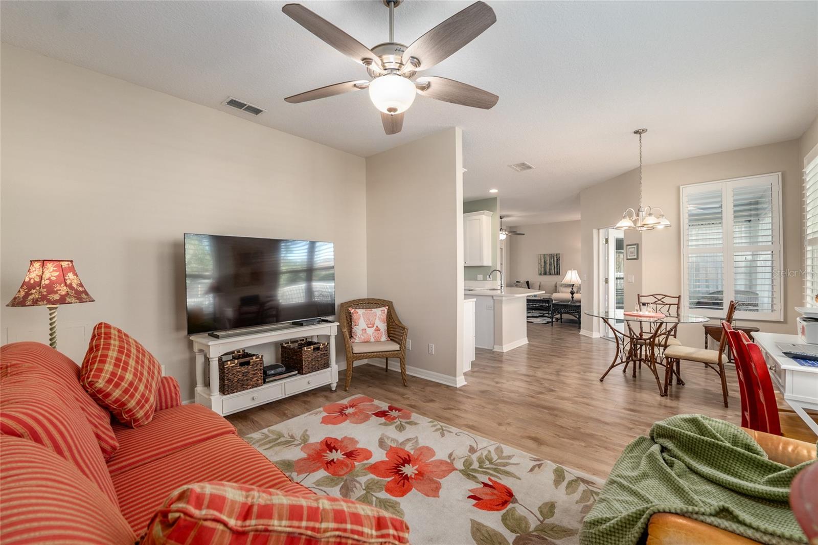 ON TOP OF THE WORLD - Residential