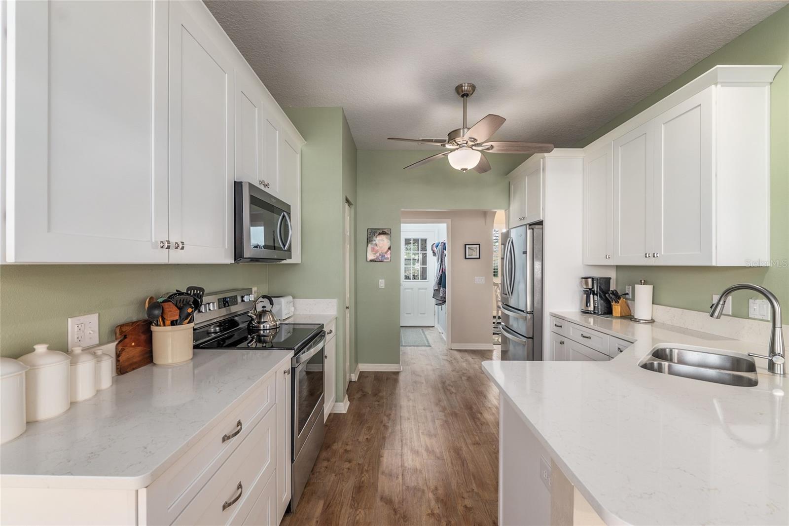 ON TOP OF THE WORLD - Residential